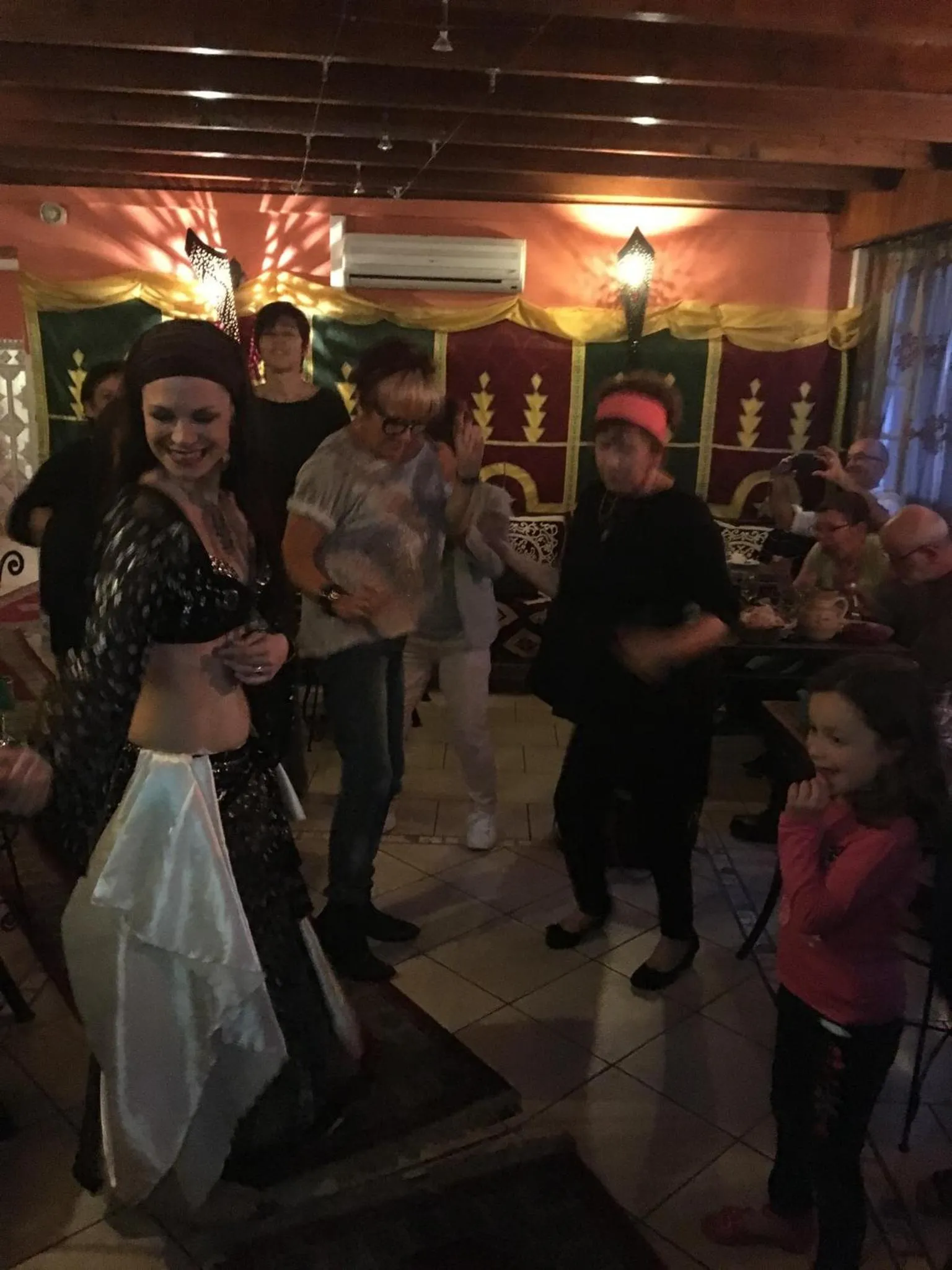 Restaurant/places to eat in L'Acilya