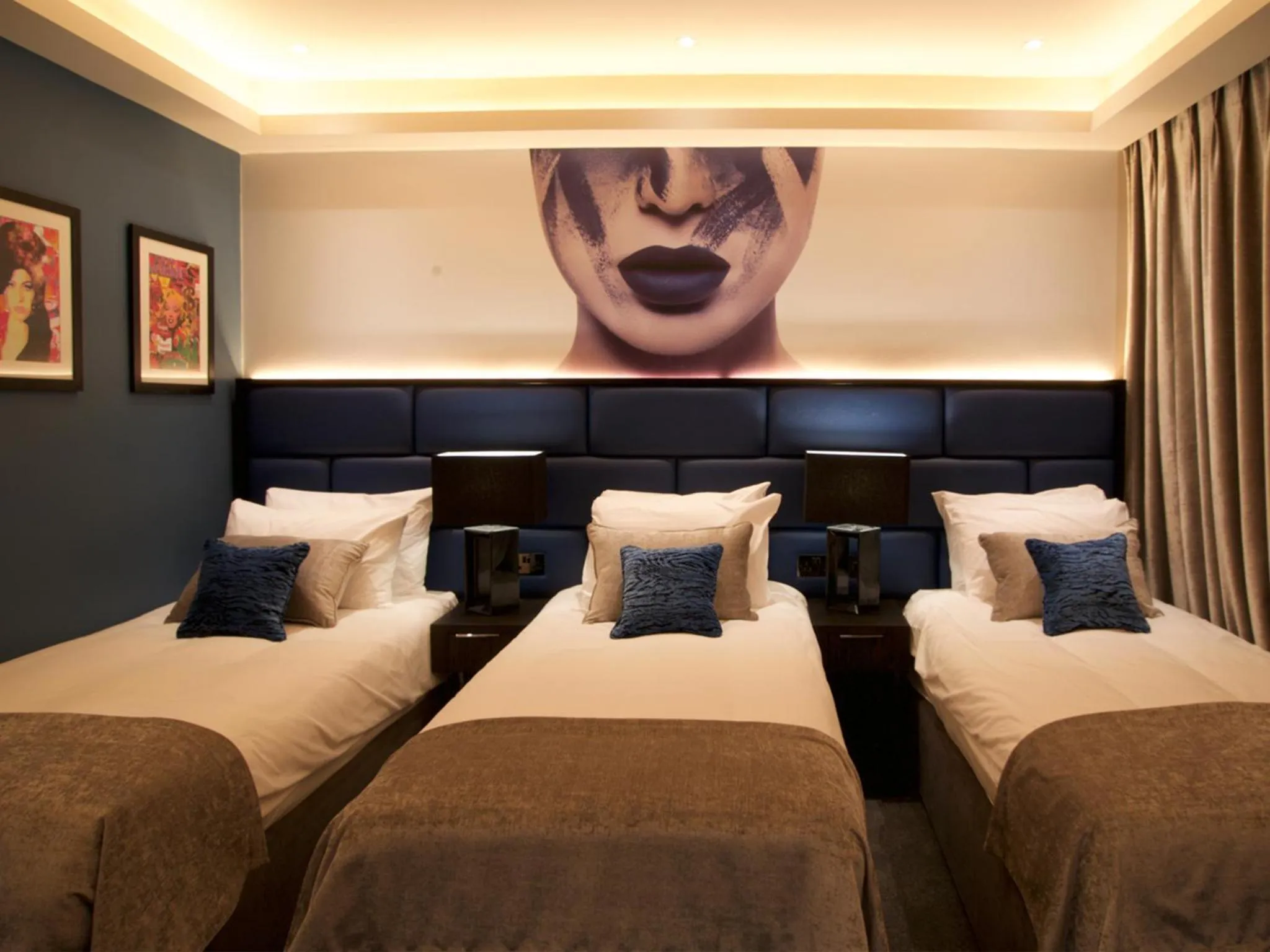 Bathroom, Bed in The Residence Hotel