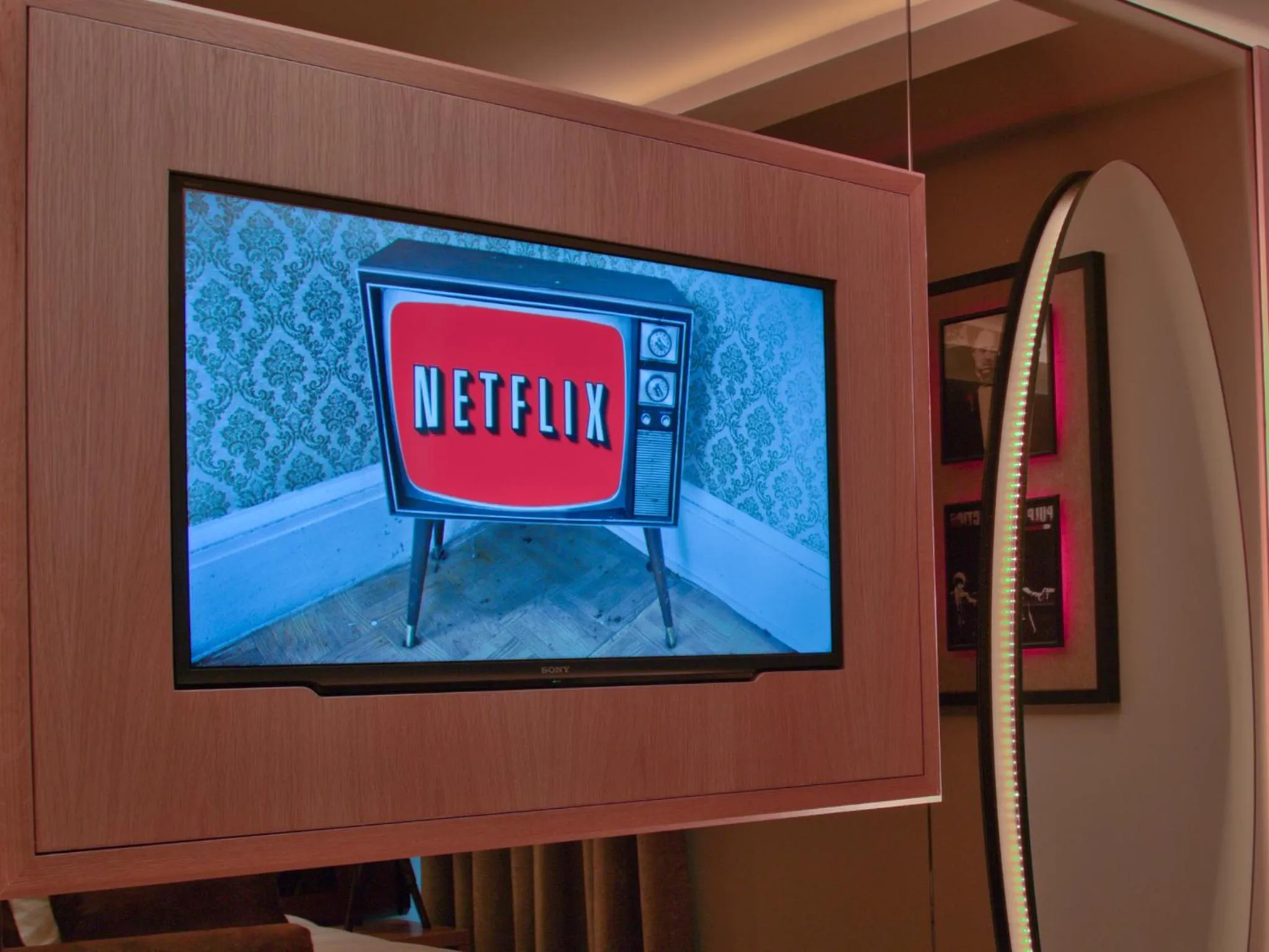 TV and multimedia in The Residence Hotel