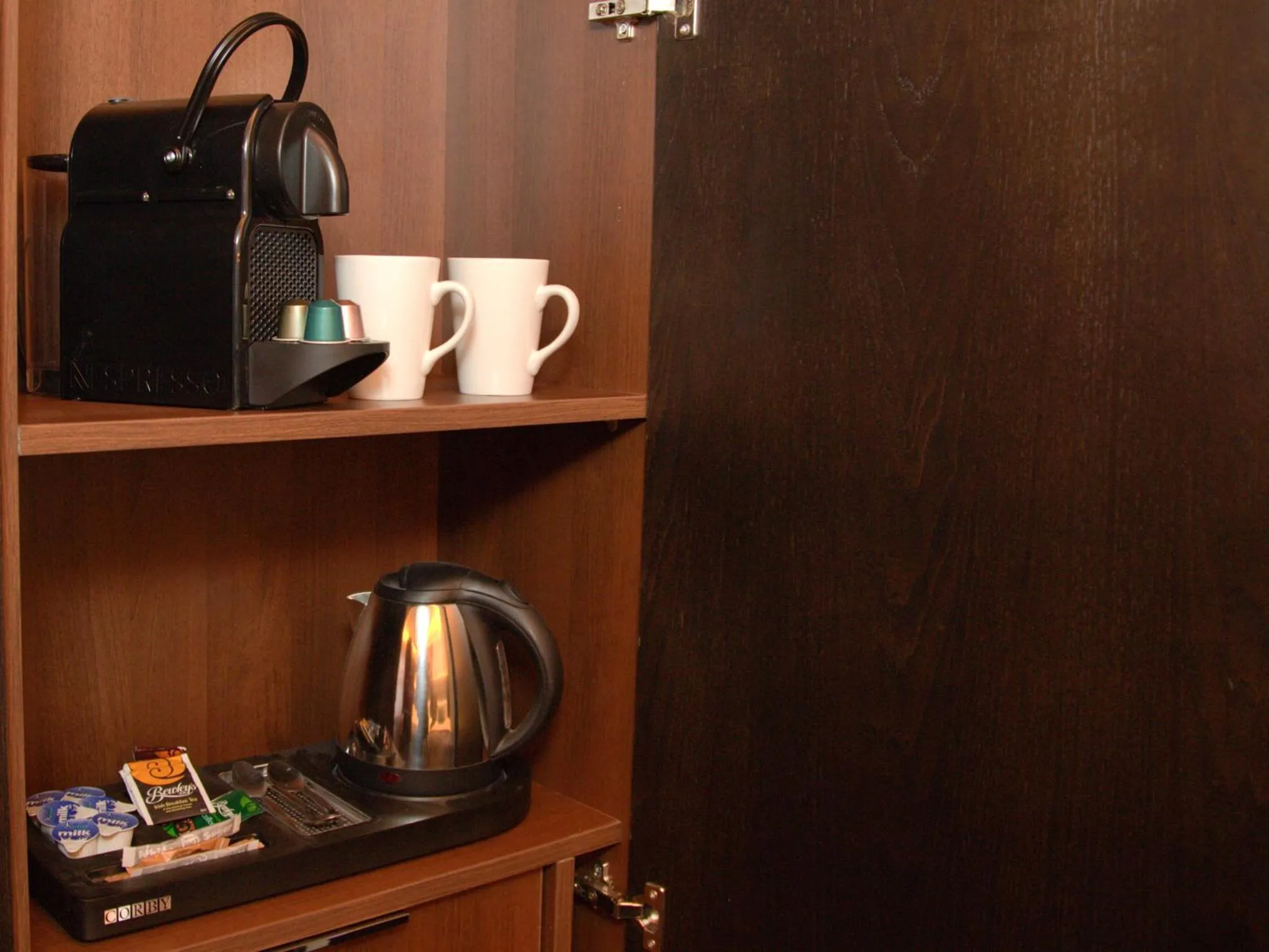 Coffee/tea facilities in The Residence Hotel