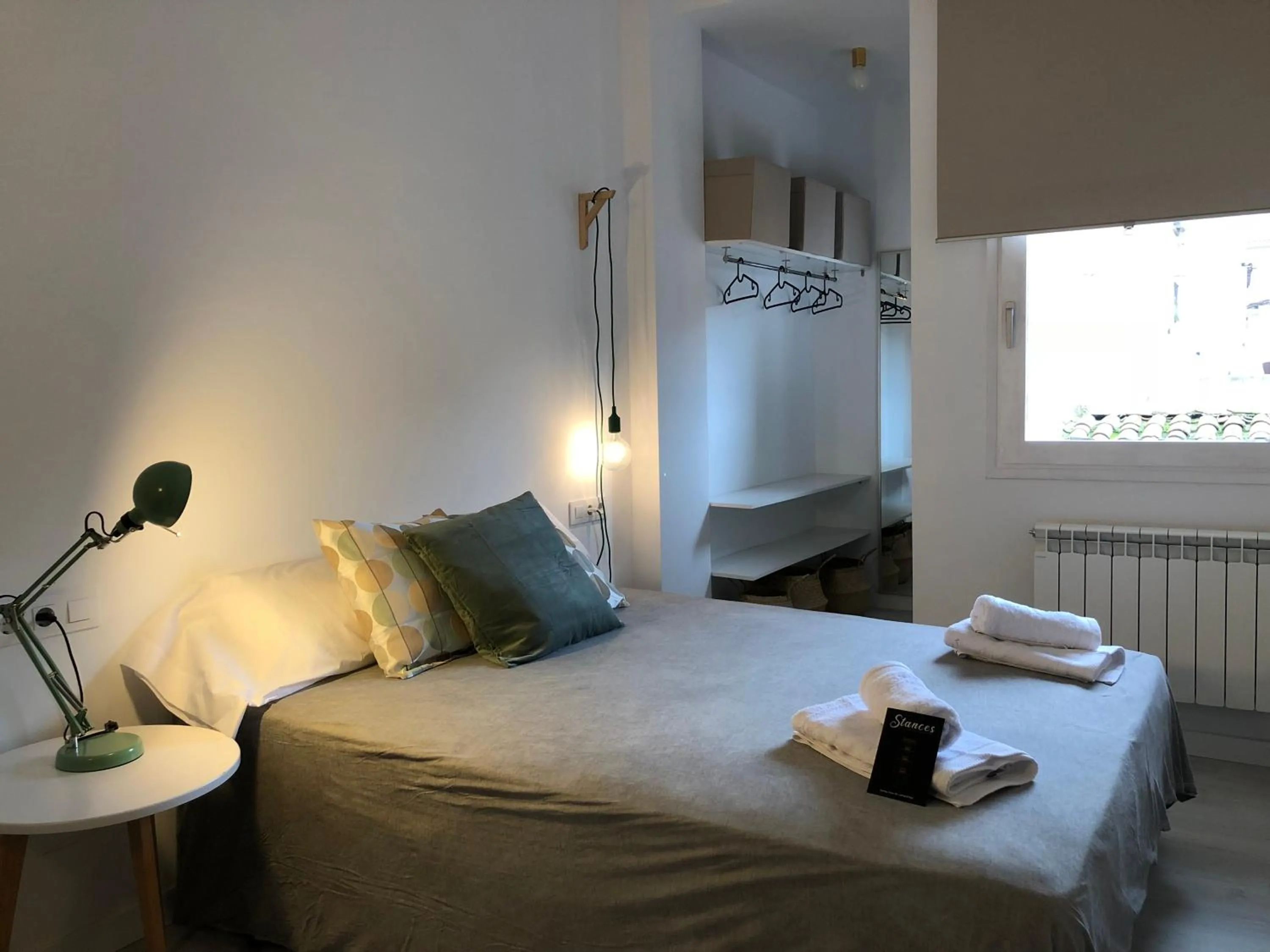 Bed in Luxury Apartment Stancesvic