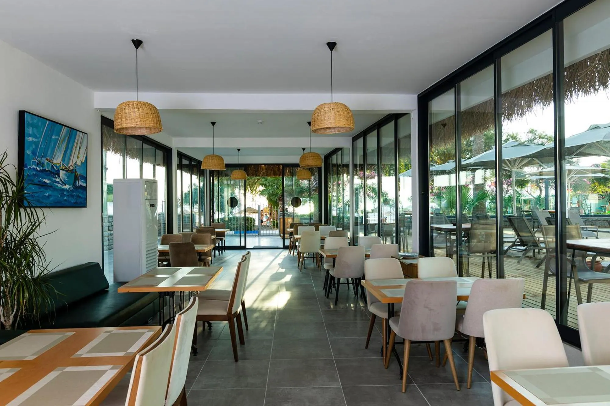 Restaurant/places to eat in Yalıpark Beach Hotel