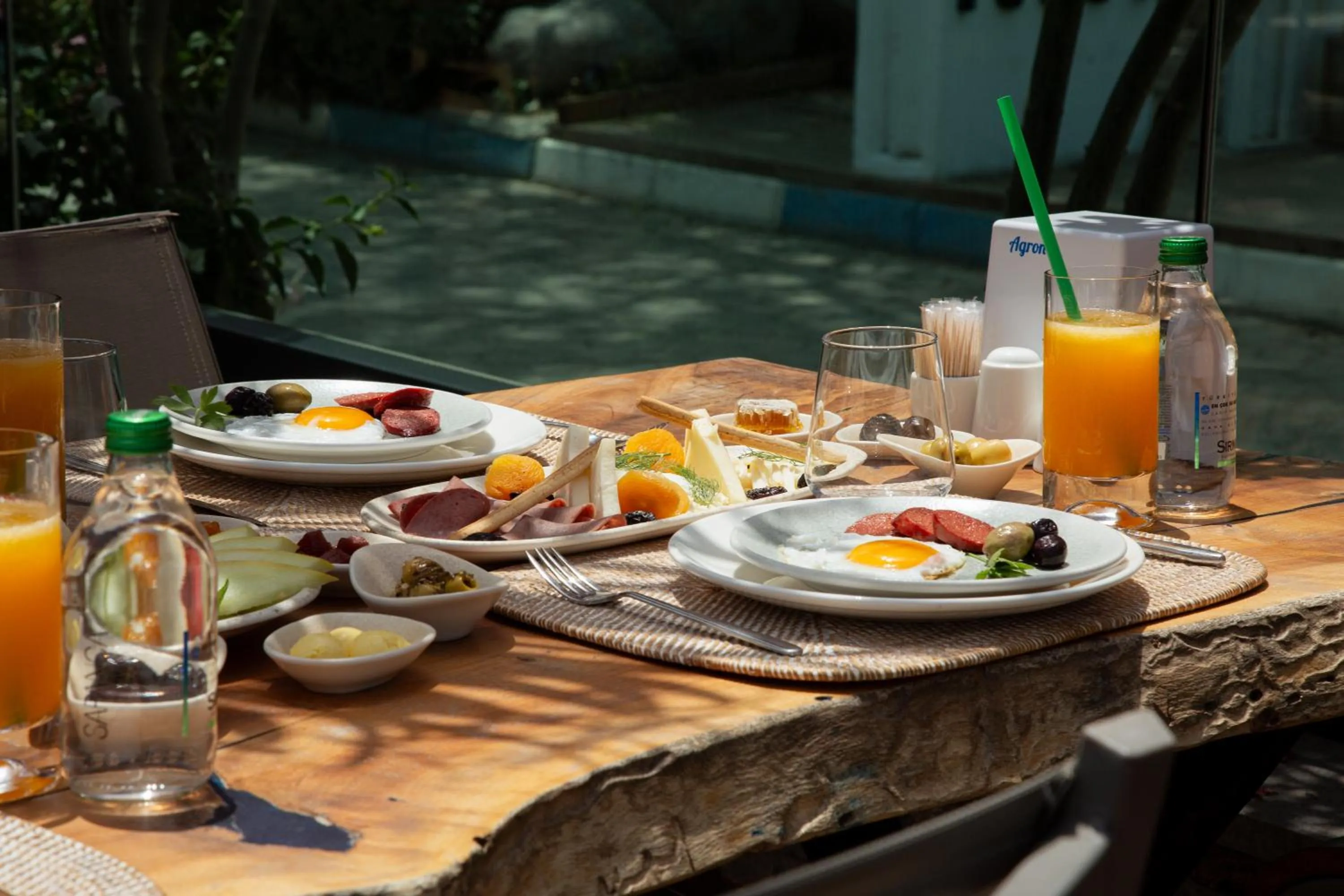 Food and drinks in Yalıpark Beach Hotel