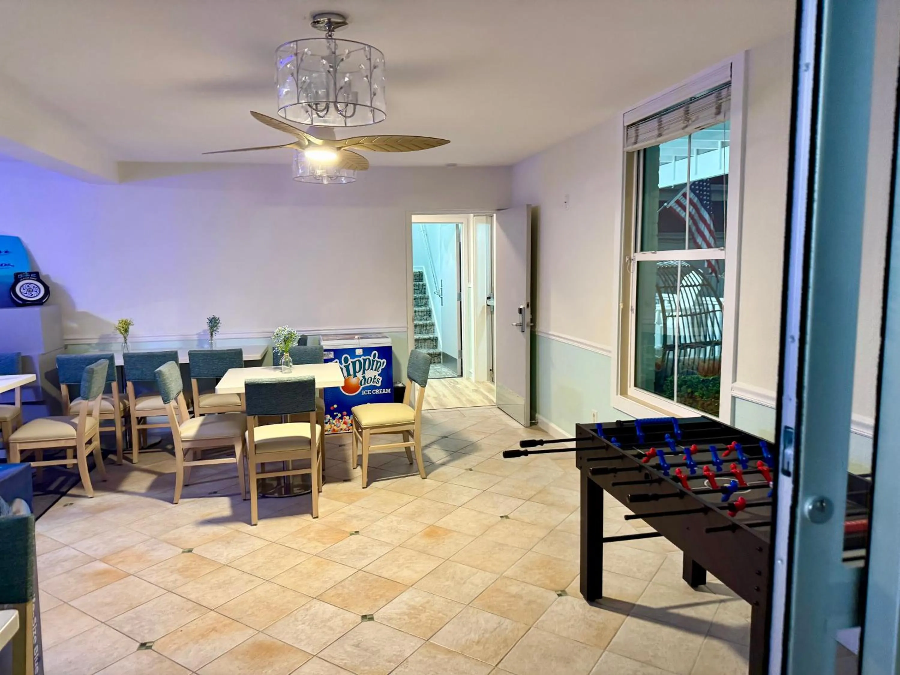 NEW 2026-Ocean Sands Beach Boutique Inn-Sauna and Salt-Mineral Pool -Free Beach Bikes and Famous Beach- Fresh Baked Cookies and Popcorn - Bathrobes and Sunscreen in all rooms-Ultra Sparkling-Free Laundry- 4 Grand Black Beds-Call NOW & Save-1-252-AHA-SAND