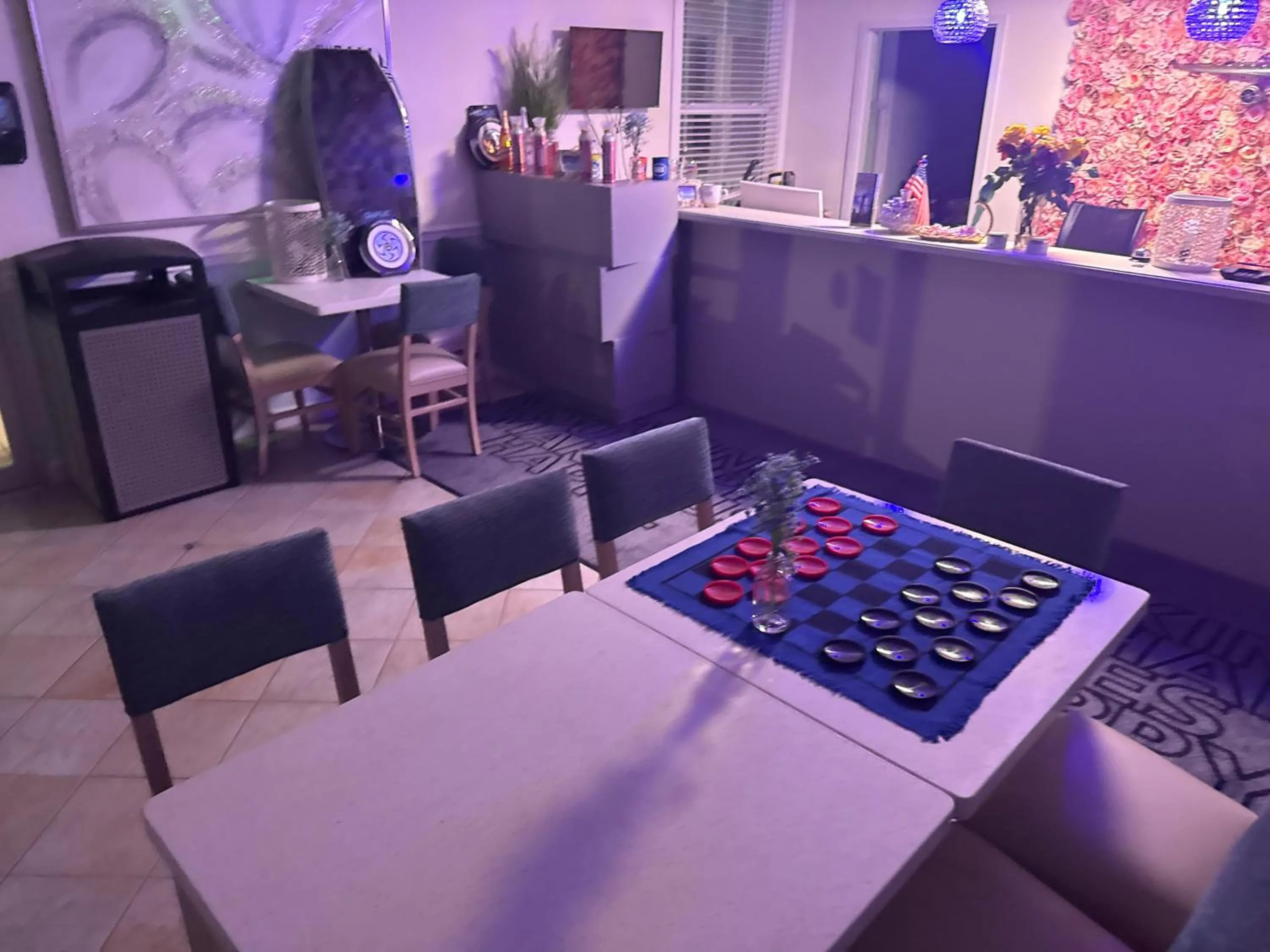 NEW 2026-Ocean Sands Beach Boutique Inn-Sauna and Salt-Mineral Pool -Free Beach Bikes and Famous Beach- Fresh Baked Cookies and Popcorn - Bathrobes and Sunscreen in all rooms-Ultra Sparkling-Free Laundry- 4 Grand Black Beds-Call NOW & Save-1-252-AHA-SAND