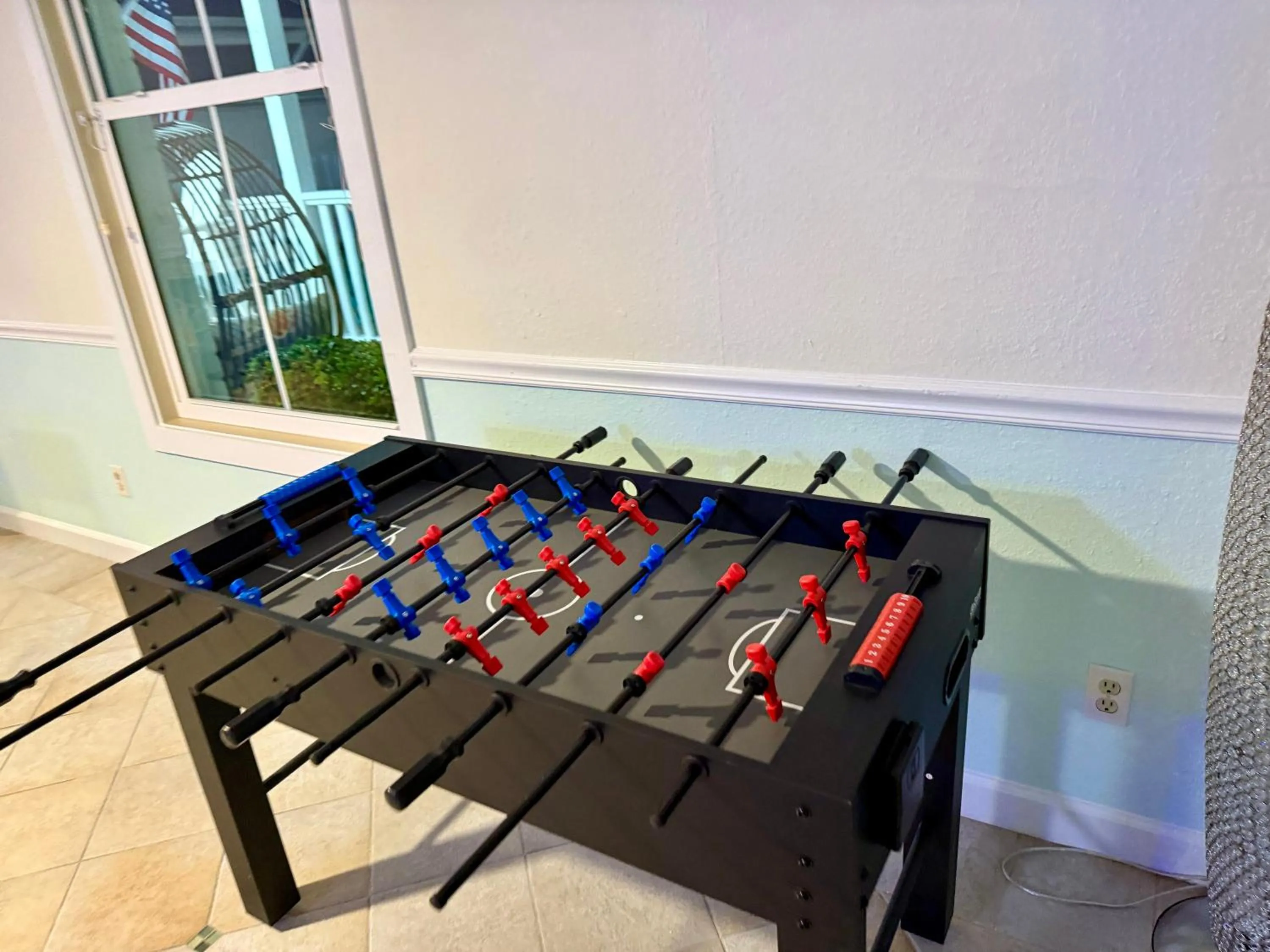 NEW 2026-Ocean Sands Beach Boutique Inn-Sauna and Salt-Mineral Pool -Free Beach Bikes and Famous Beach- Fresh Baked Cookies and Popcorn - Bathrobes and Sunscreen in all rooms-Ultra Sparkling-Free Laundry- 4 Grand Black Beds-Call NOW & Save-1-252-AHA-SAND