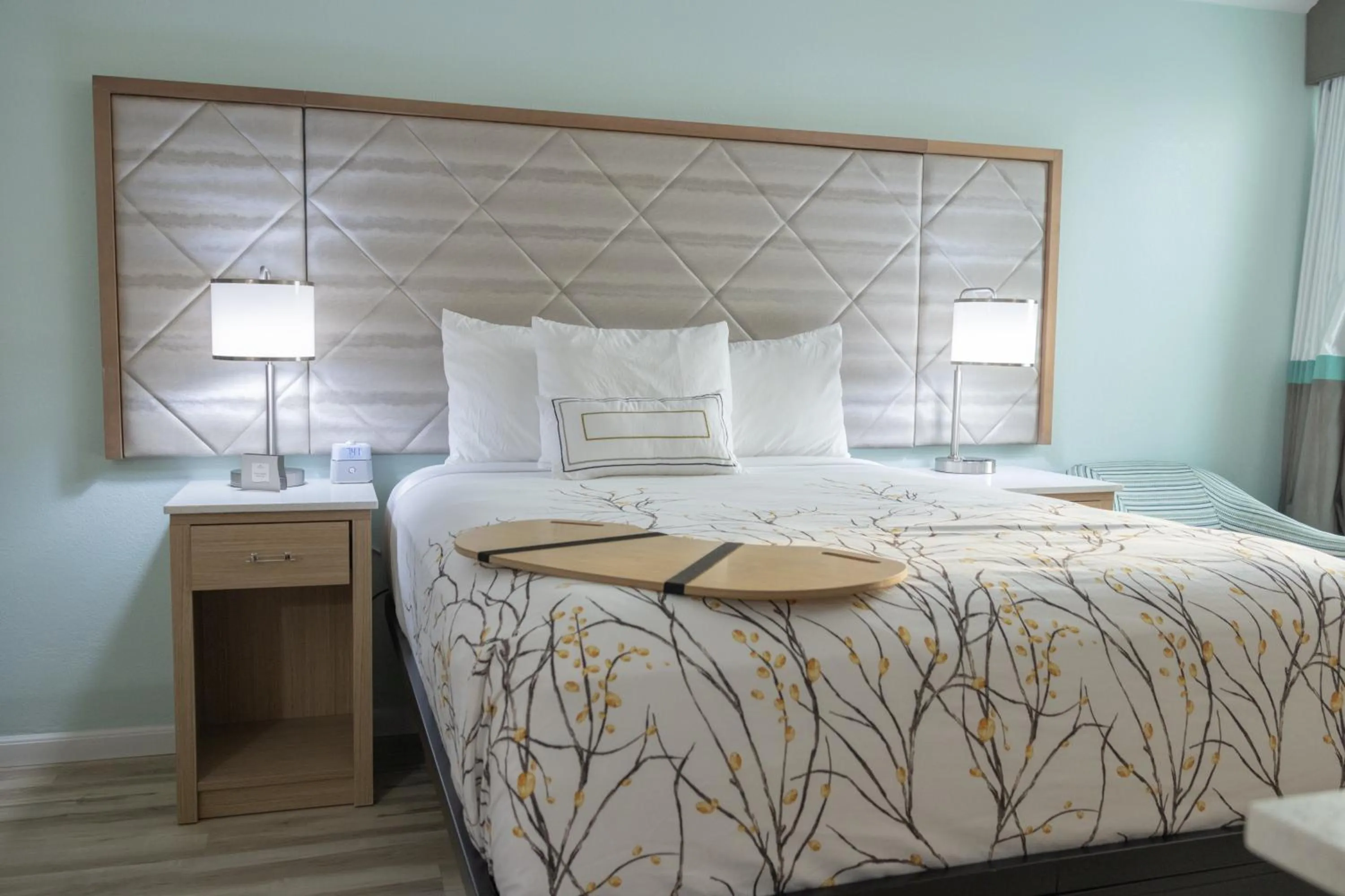 Bedroom, Bed in NEW 2026-Ocean Sands Beach Boutique Inn-Sauna and Salt-Mineral Pool -Free Beach Bikes and Famous Beach- Fresh Baked Cookies and Popcorn - Bathrobes and Sunscreen in all rooms-Ultra Sparkling-Free Laundry- 4 Grand Black Beds-Call NOW & Save-1-252-AHA-SAND