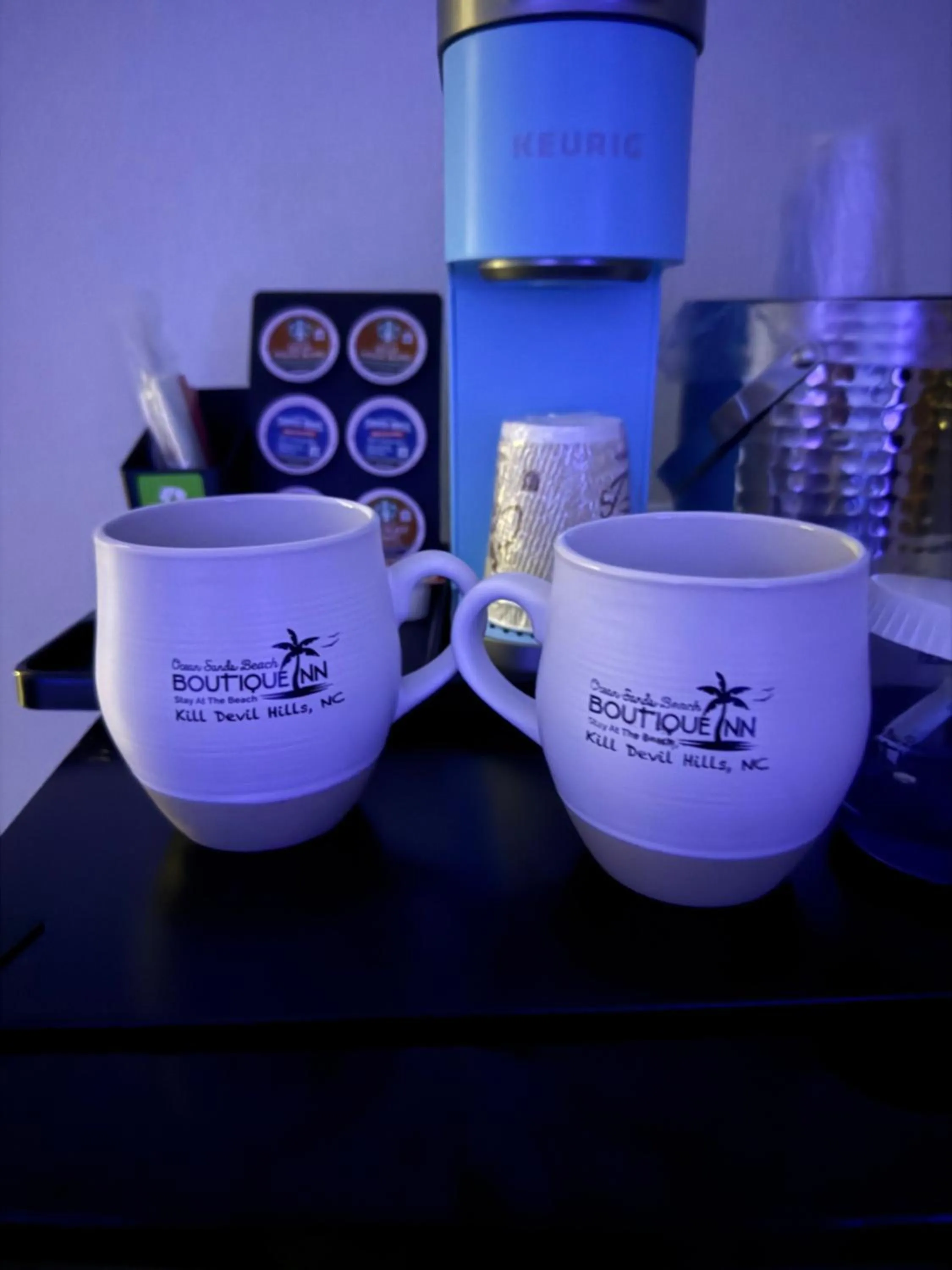 NEW 2026-Ocean Sands Beach Boutique Inn-Sauna and Salt-Mineral Pool -Free Beach Bikes and Famous Beach- Fresh Baked Cookies and Popcorn - Bathrobes and Sunscreen in all rooms-Ultra Sparkling-Free Laundry- 4 Grand Black Beds-Call NOW & Save-1-252-AHA-SAND