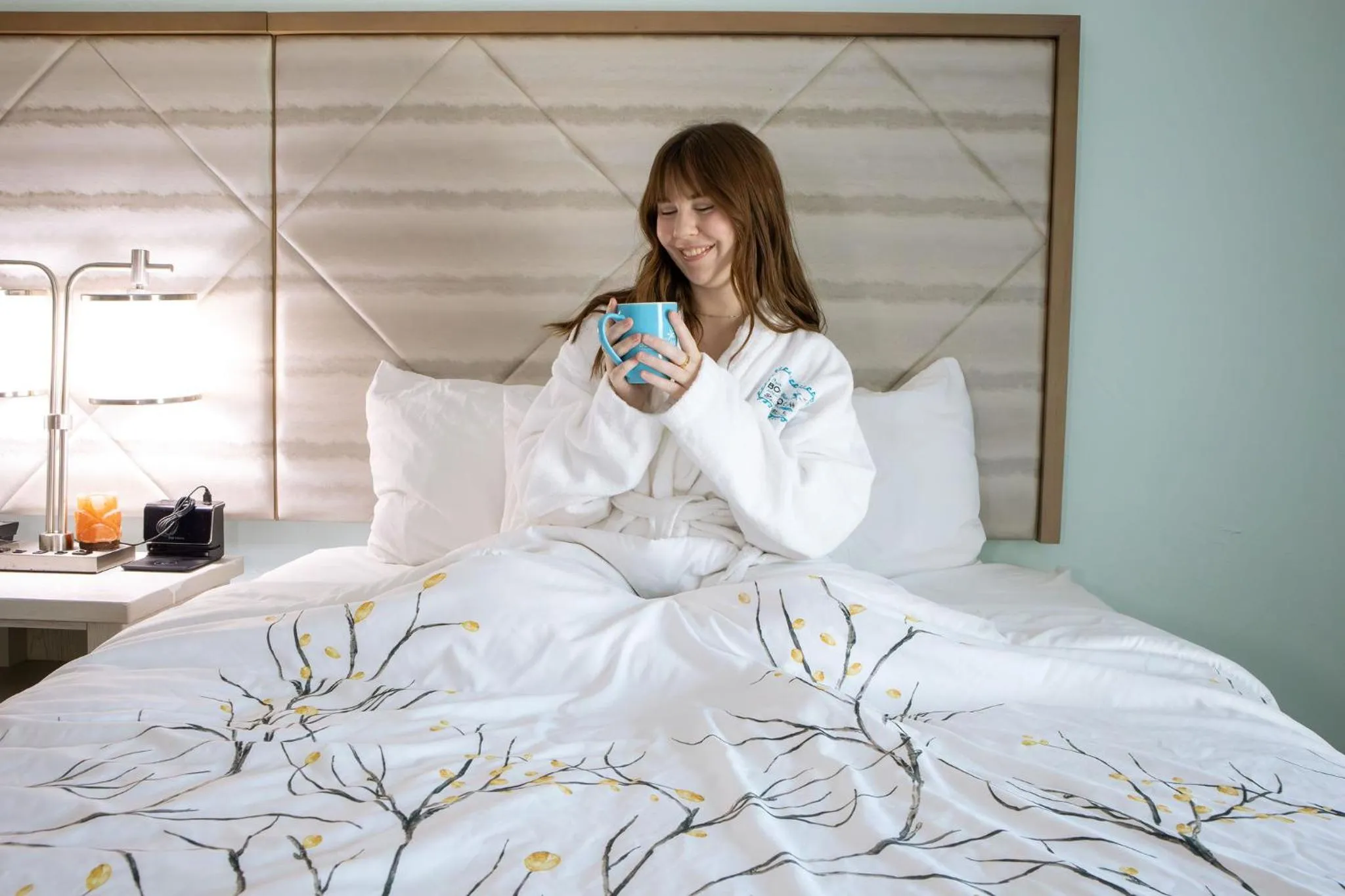 Bed in NEW 2026-Ocean Sands Beach Boutique Inn-Sauna and Salt-Mineral Pool -Free Beach Bikes and Famous Beach- Fresh Baked Cookies and Popcorn - Bathrobes and Sunscreen in all rooms-Ultra Sparkling-Free Laundry- 4 Grand Black Beds-Call NOW & Save-1-252-AHA-SAND