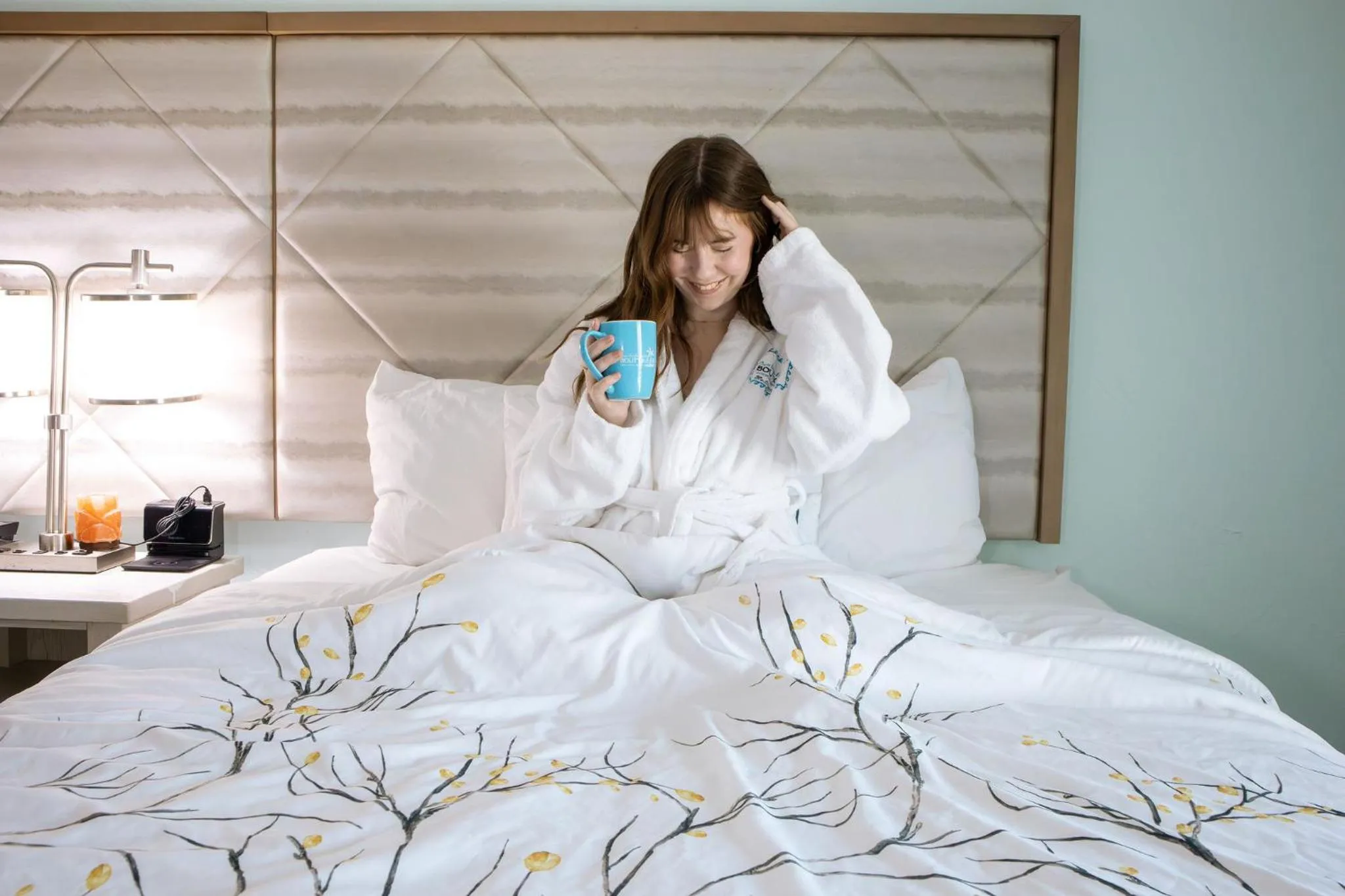 Bed in NEW 2026-Ocean Sands Beach Boutique Inn-Sauna and Salt-Mineral Pool -Free Beach Bikes and Famous Beach- Fresh Baked Cookies and Popcorn - Bathrobes and Sunscreen in all rooms-Ultra Sparkling-Free Laundry- 4 Grand Black Beds-Call NOW & Save-1-252-AHA-SAND