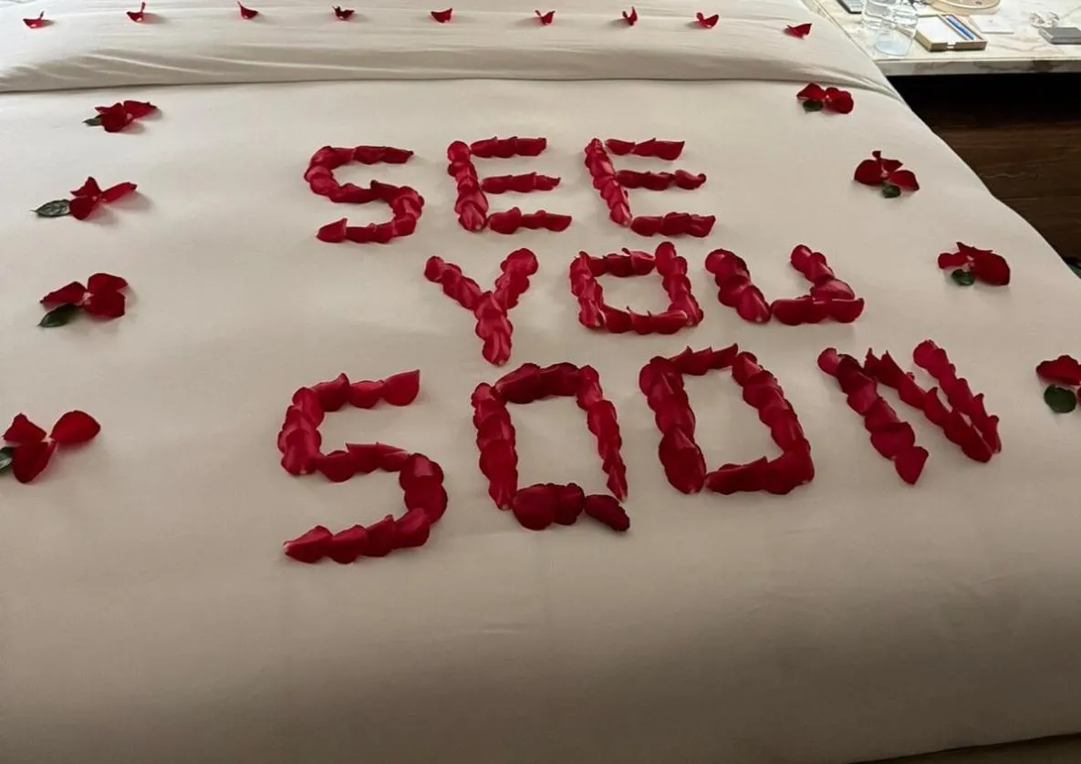 Bed in NEW 2026-Ocean Sands Beach Boutique Inn-Sauna and Salt-Mineral Pool -Free Beach Bikes and Famous Beach- Fresh Baked Cookies and Popcorn - Bathrobes and Sunscreen in all rooms-Ultra Sparkling-Free Laundry- 4 Grand Black Beds-Call NOW & Save-1-252-AHA-SAND