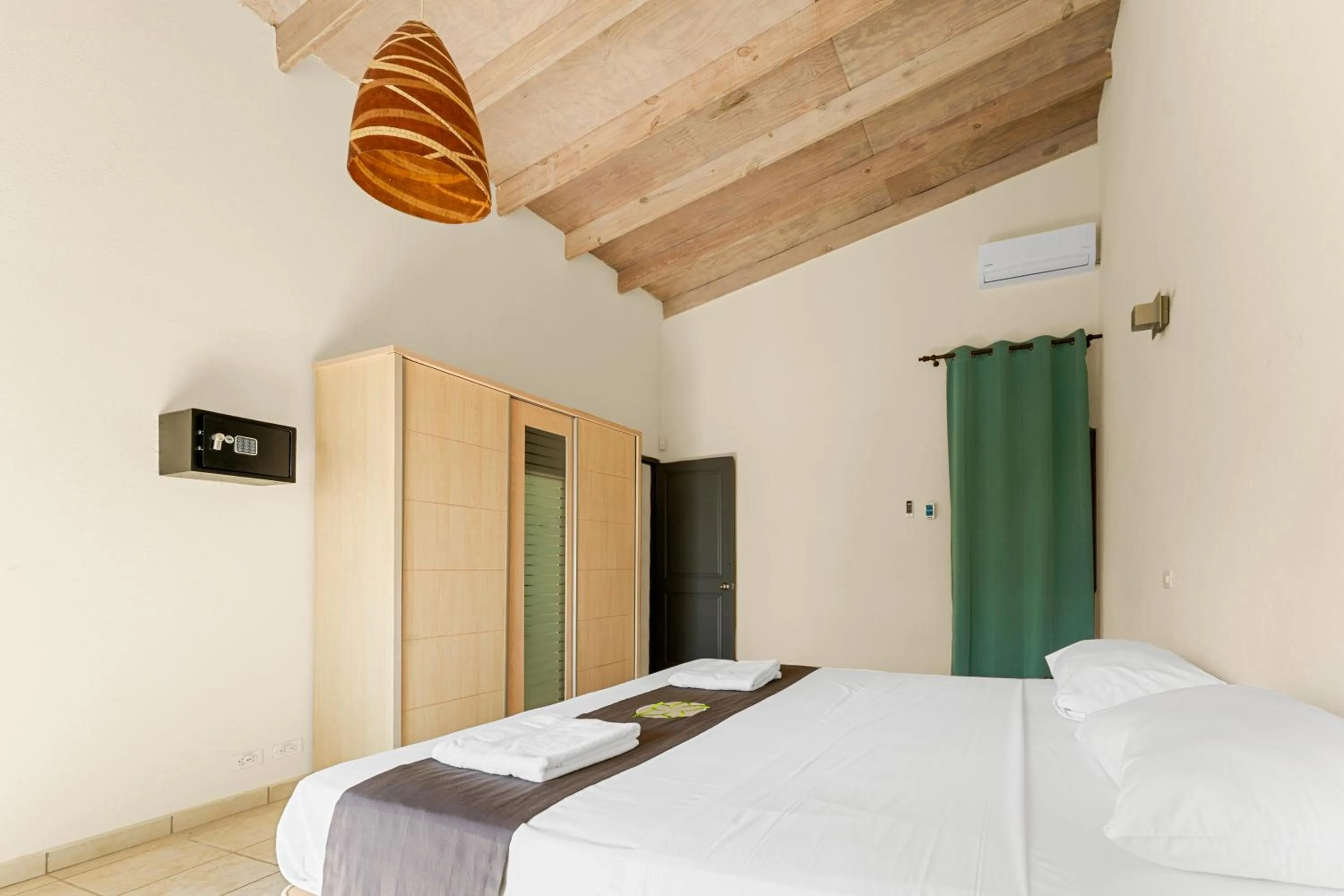 Bed in Bandabou Breeze Curacao
