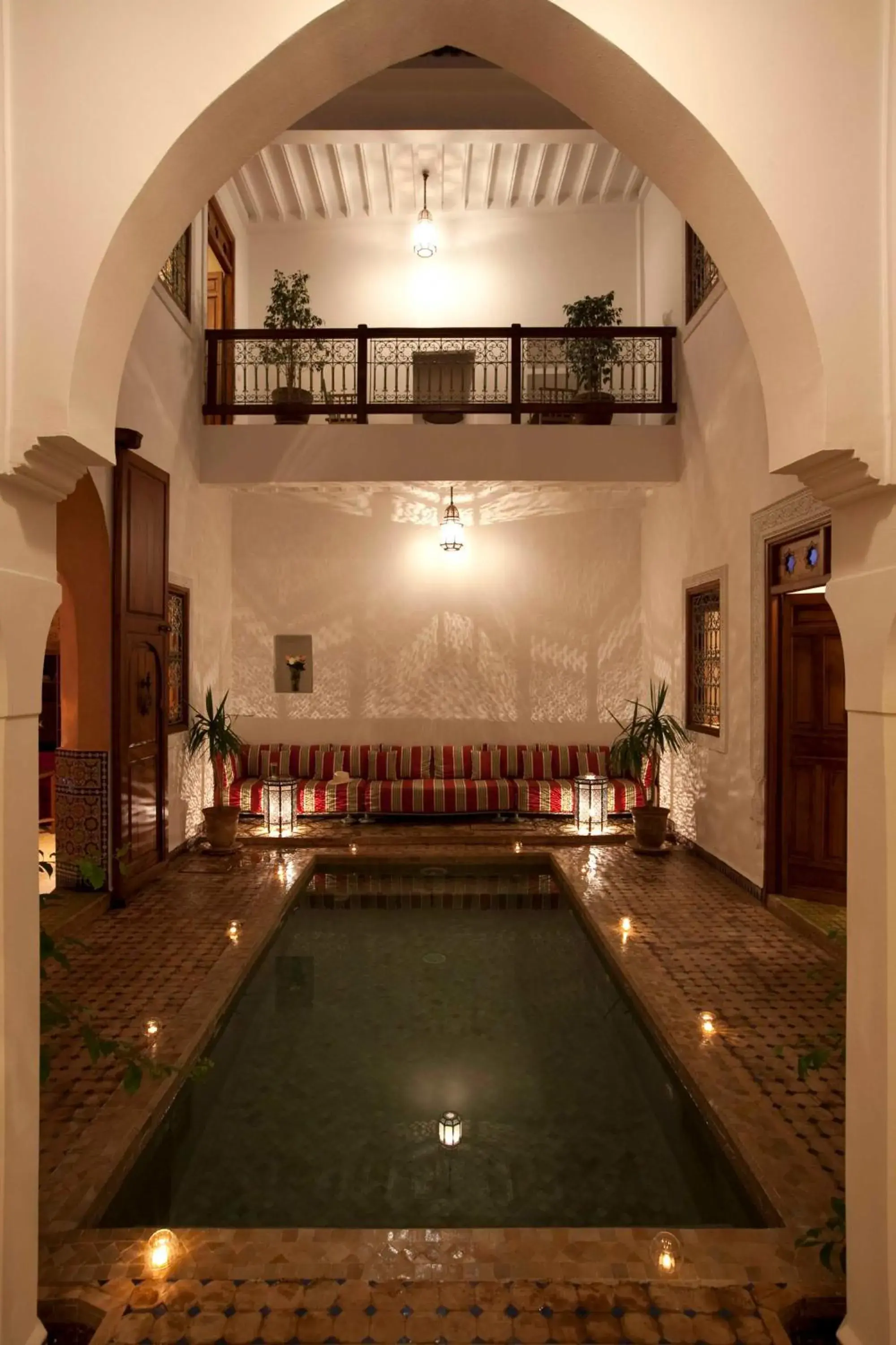 Swimming pool in Riad Les Bougainvilliers Swimming pool in Riad Les Bougainvilliers