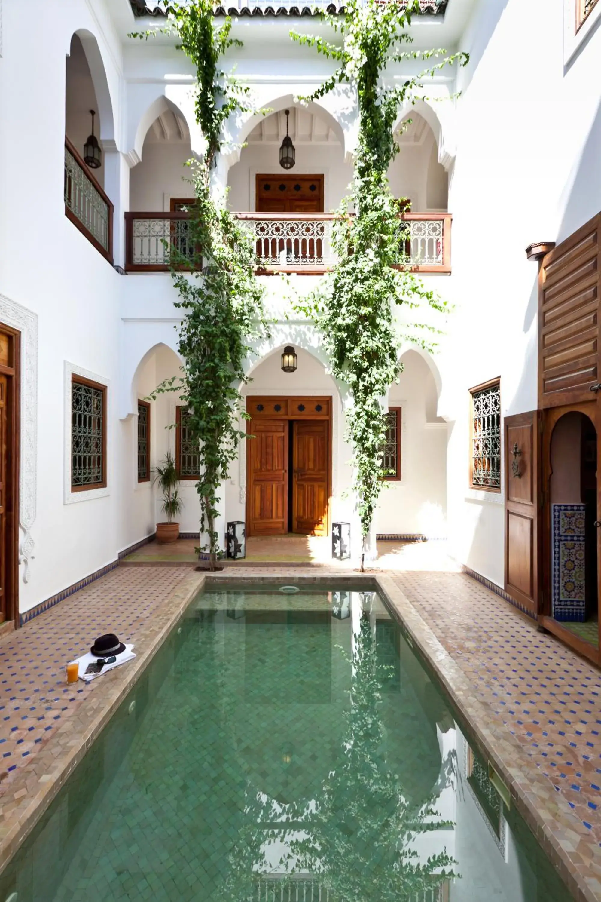Swimming pool in Riad Les Bougainvilliers Swimming pool in Riad Les Bougainvilliers
