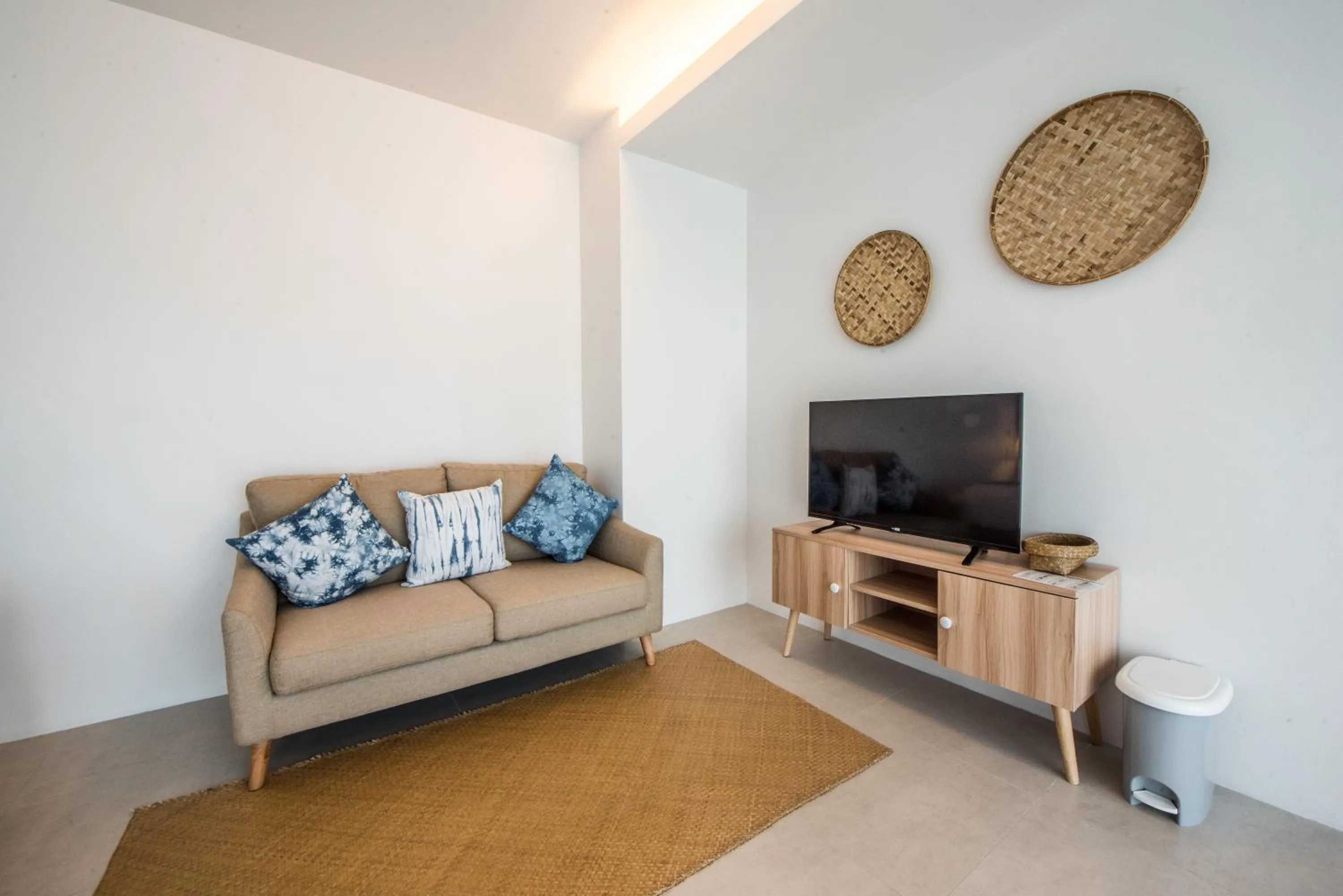 Bedroom in DeeProm Pattaya Hotel