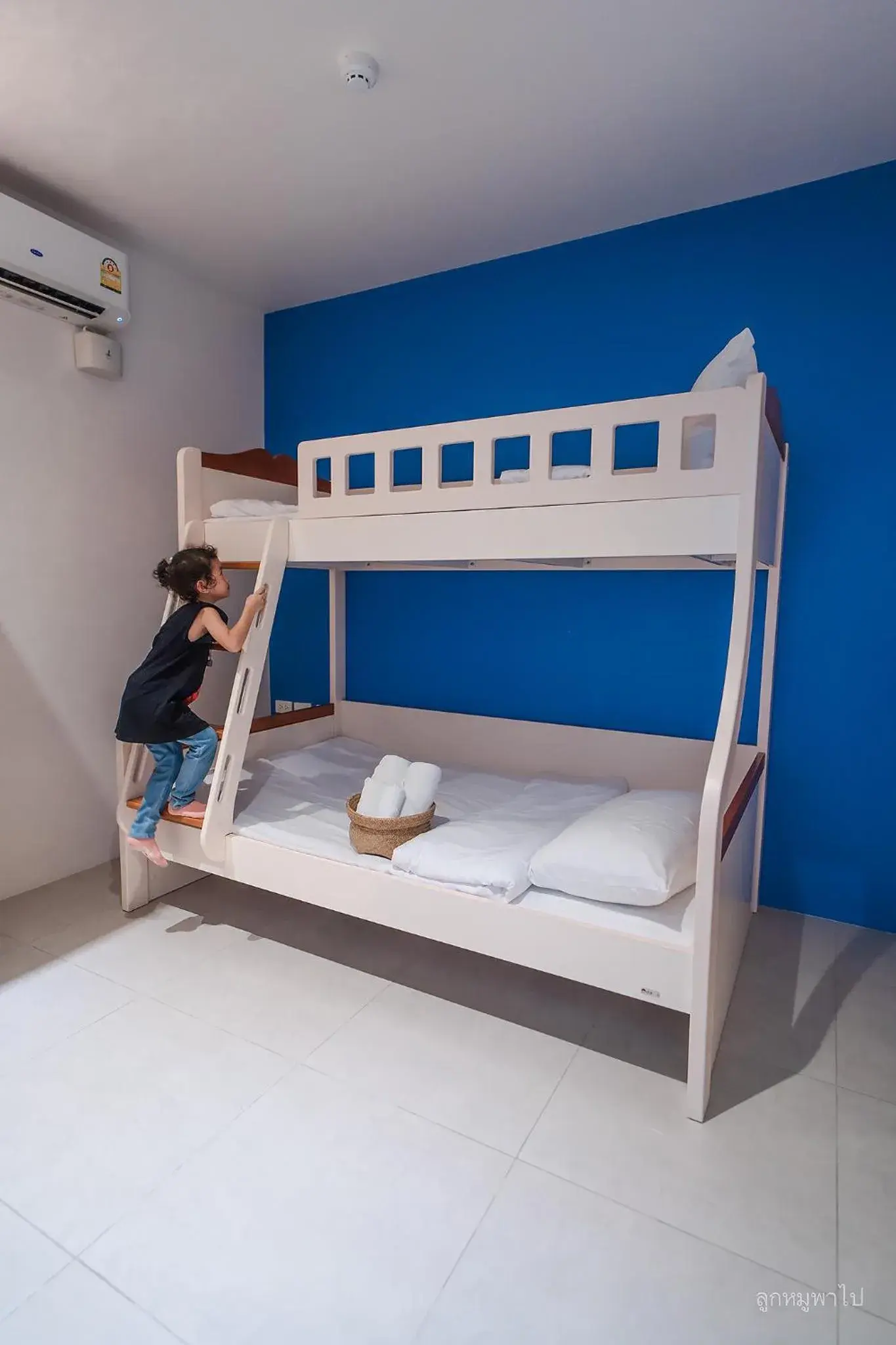 Bedroom, Bunk Bed in DeeProm Pattaya Hotel