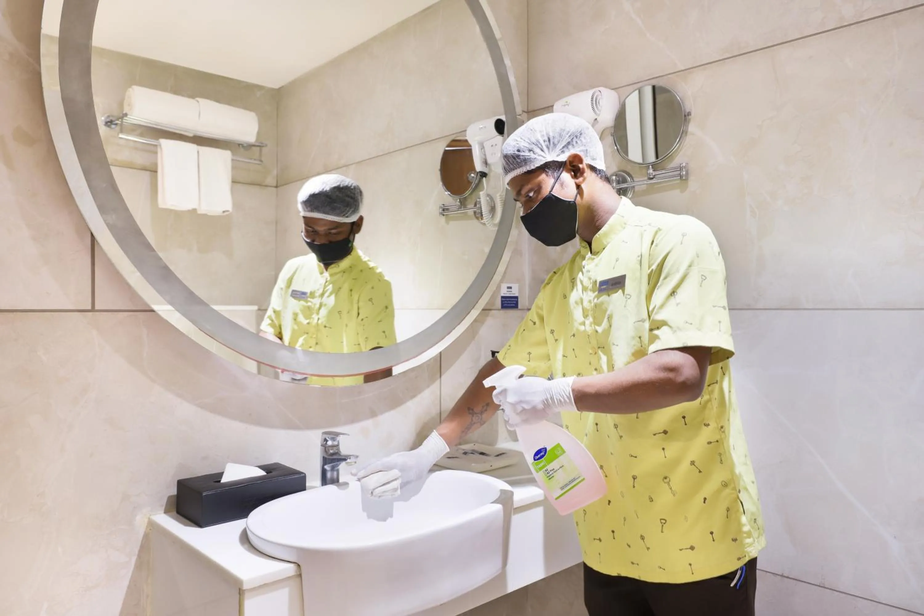 Bathroom in Keys Select by Lemon Tree Hotels, Gandhi Ashram, Ahmedabad