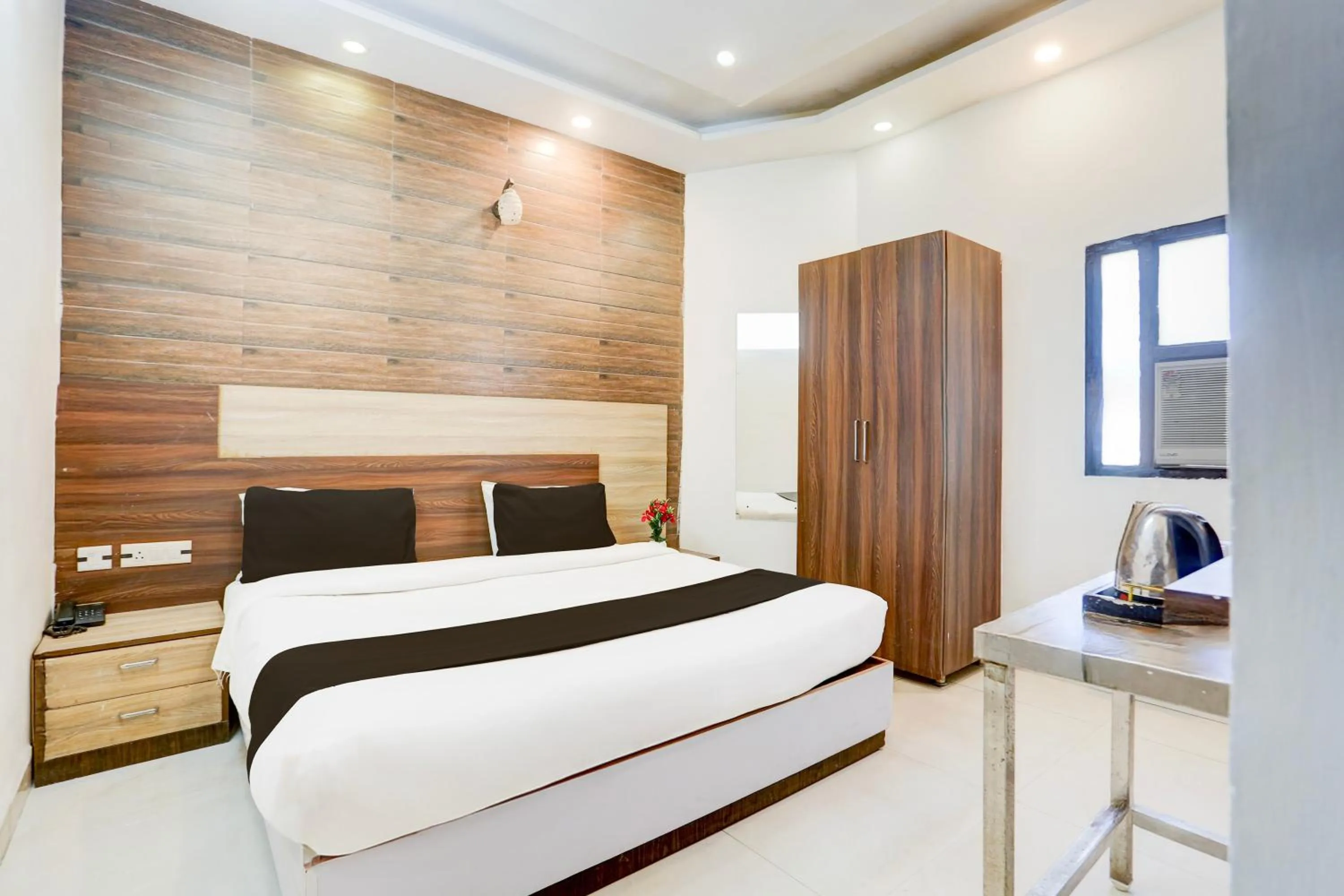 Bedroom, Bed in Super Hotel O Chandigarh Highway Near Prabhat Road