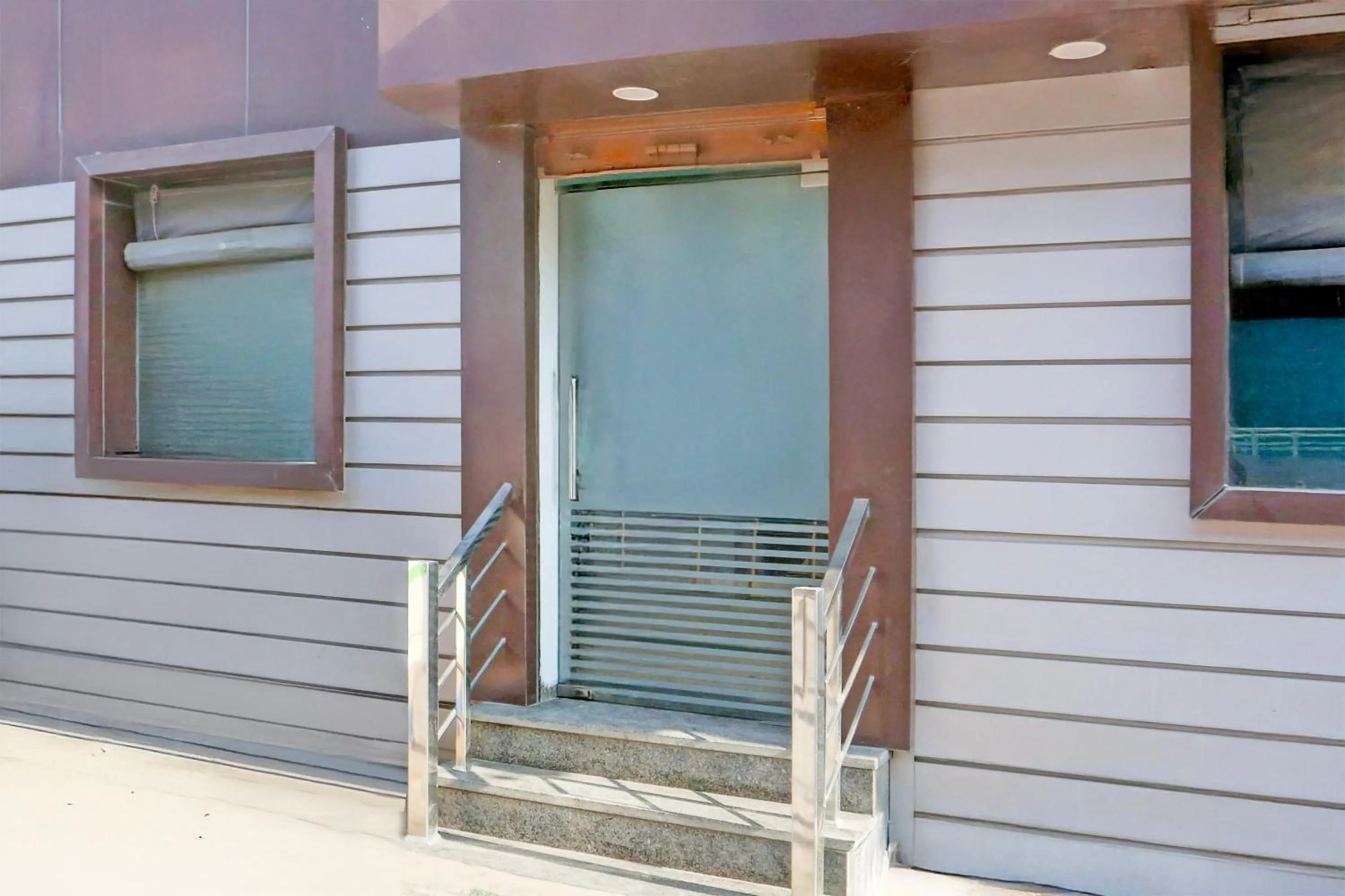 Facade/entrance in Super Hotel O Chandigarh Highway Near Prabhat Road