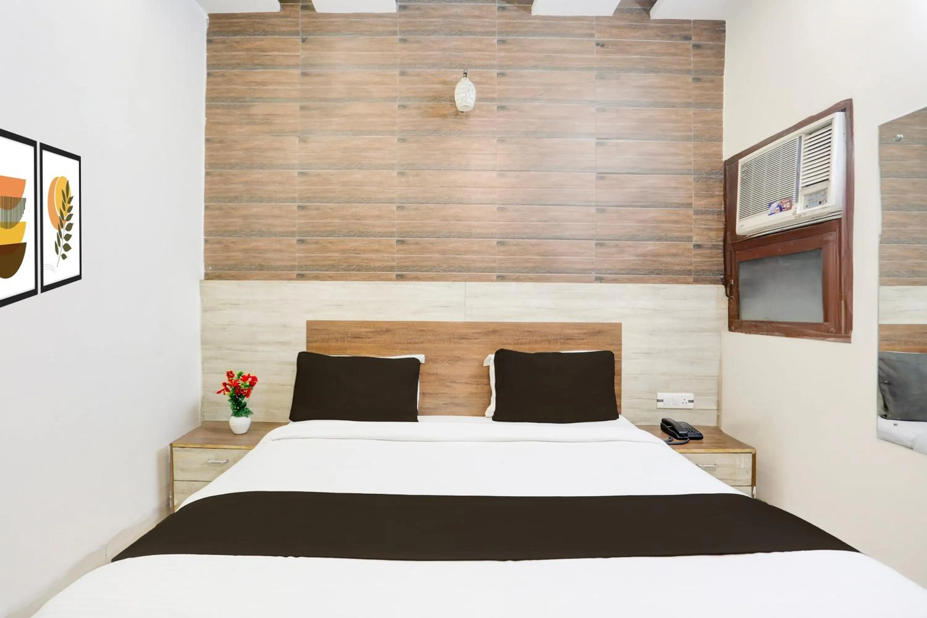 Bedroom, Bed in Super Hotel O Chandigarh Highway Near Prabhat Road