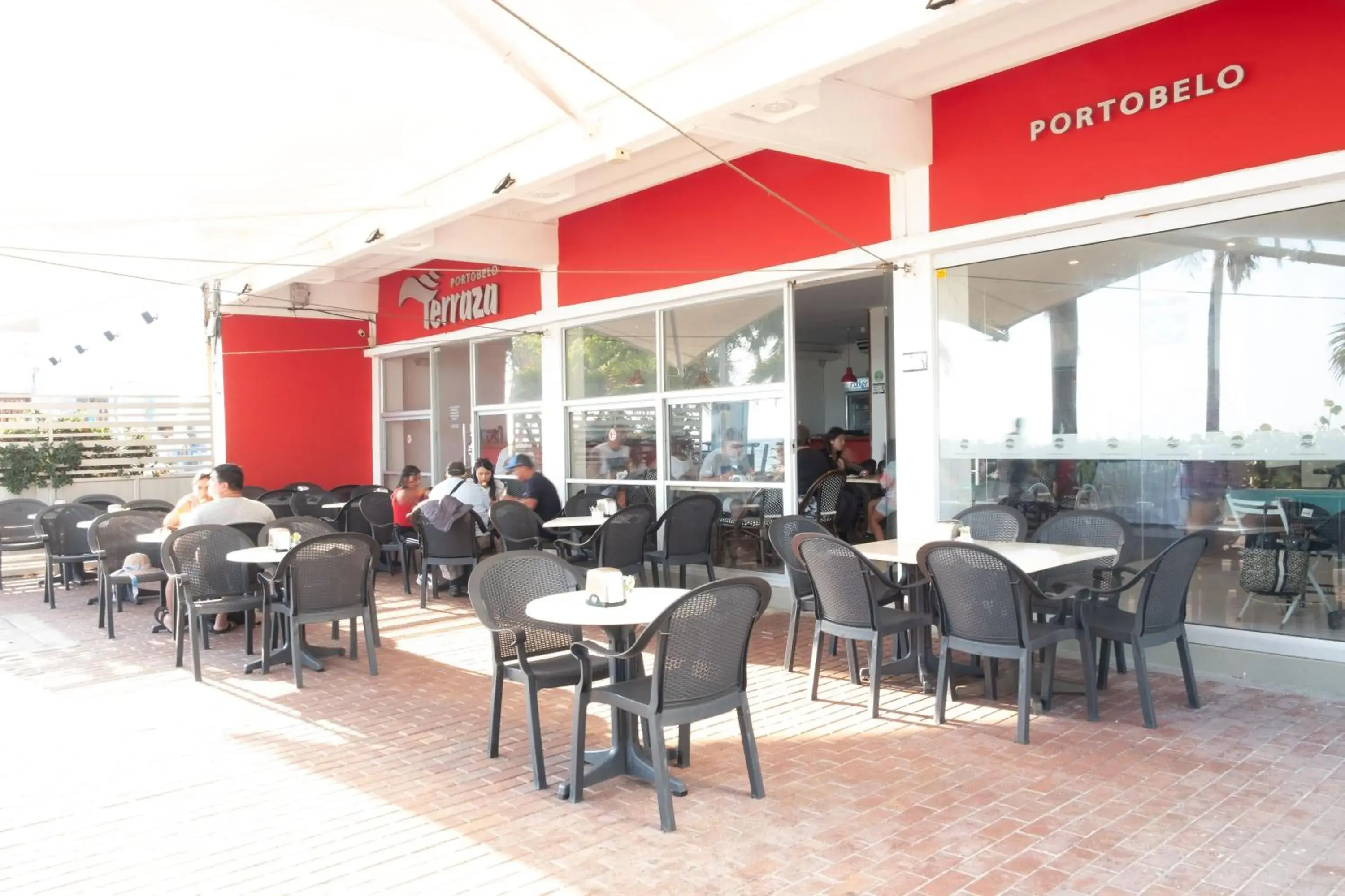 Restaurant/places to eat in Hotel Portobelo beach Restaurant/places to eat in Hotel Portobelo beach