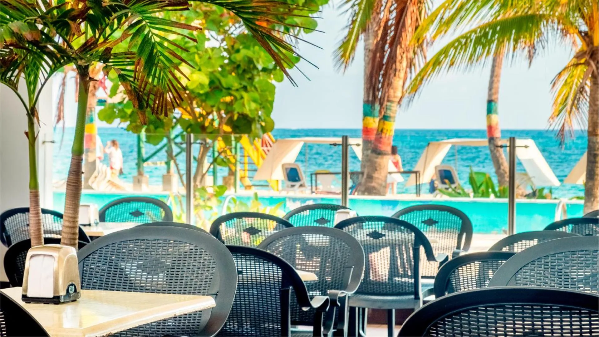 Day in Hotel Portobelo beach