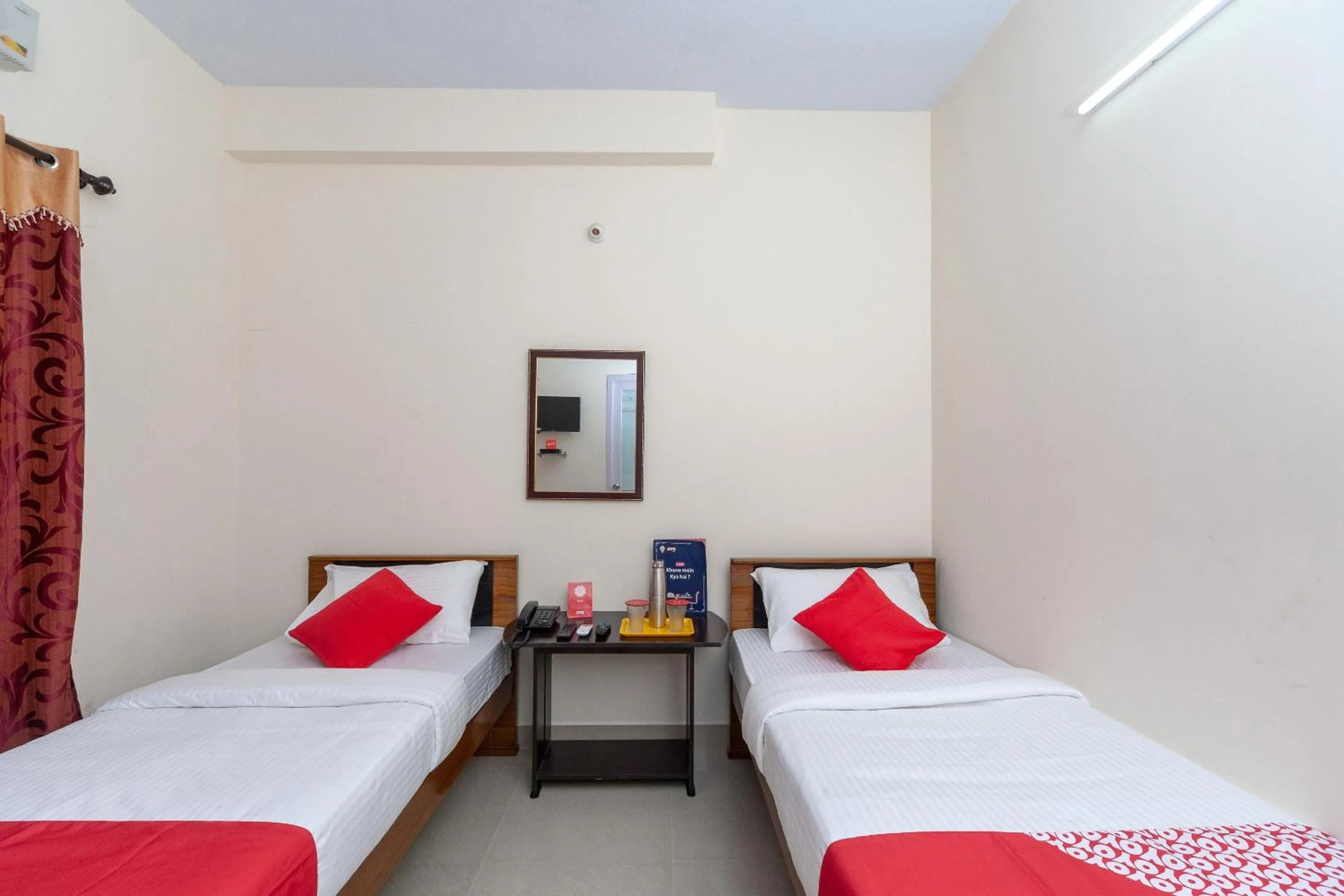 Bedroom, Bed in Super Collection O SkyPix