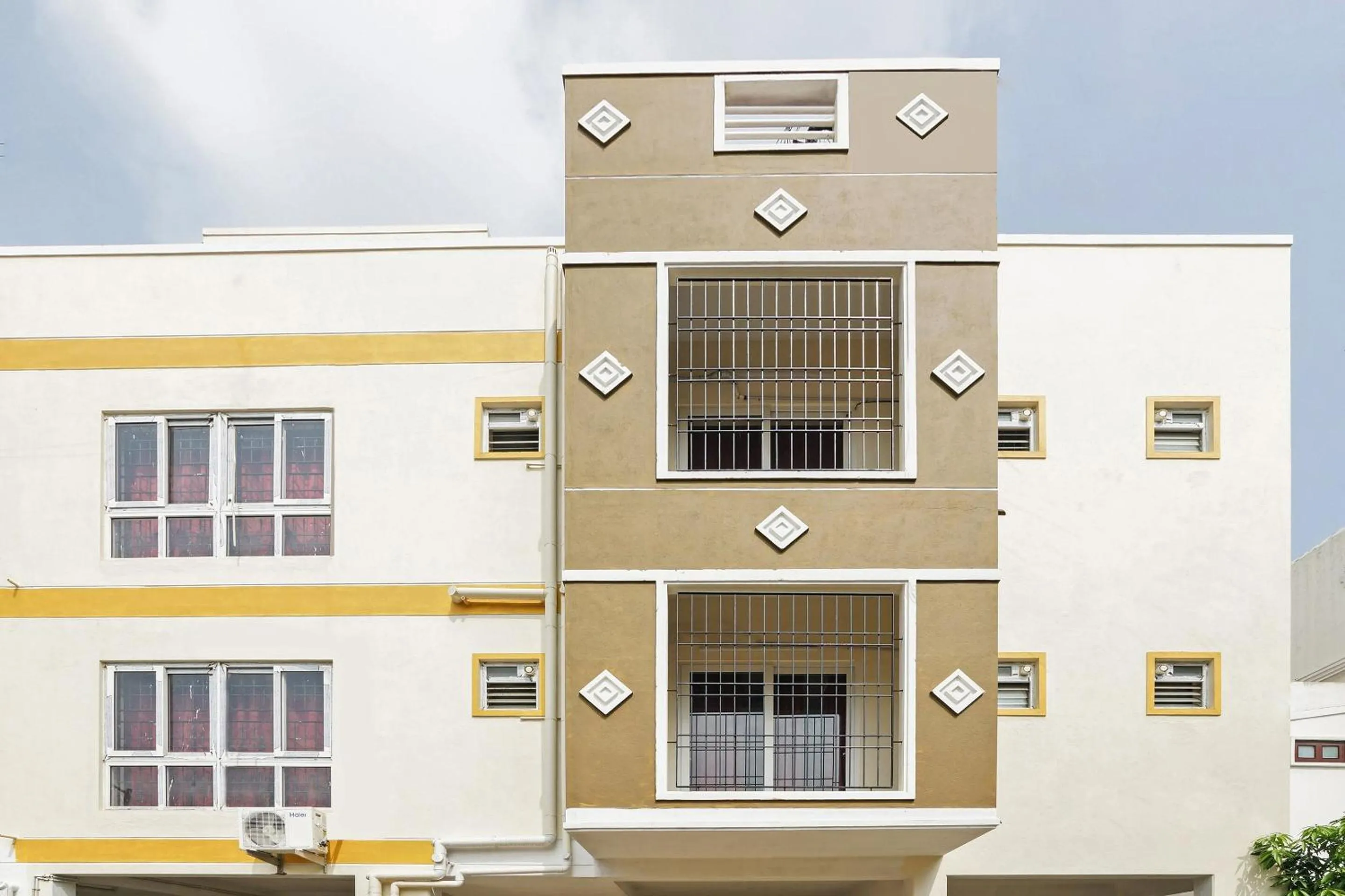 Facade/entrance in Super Collection O SkyPix