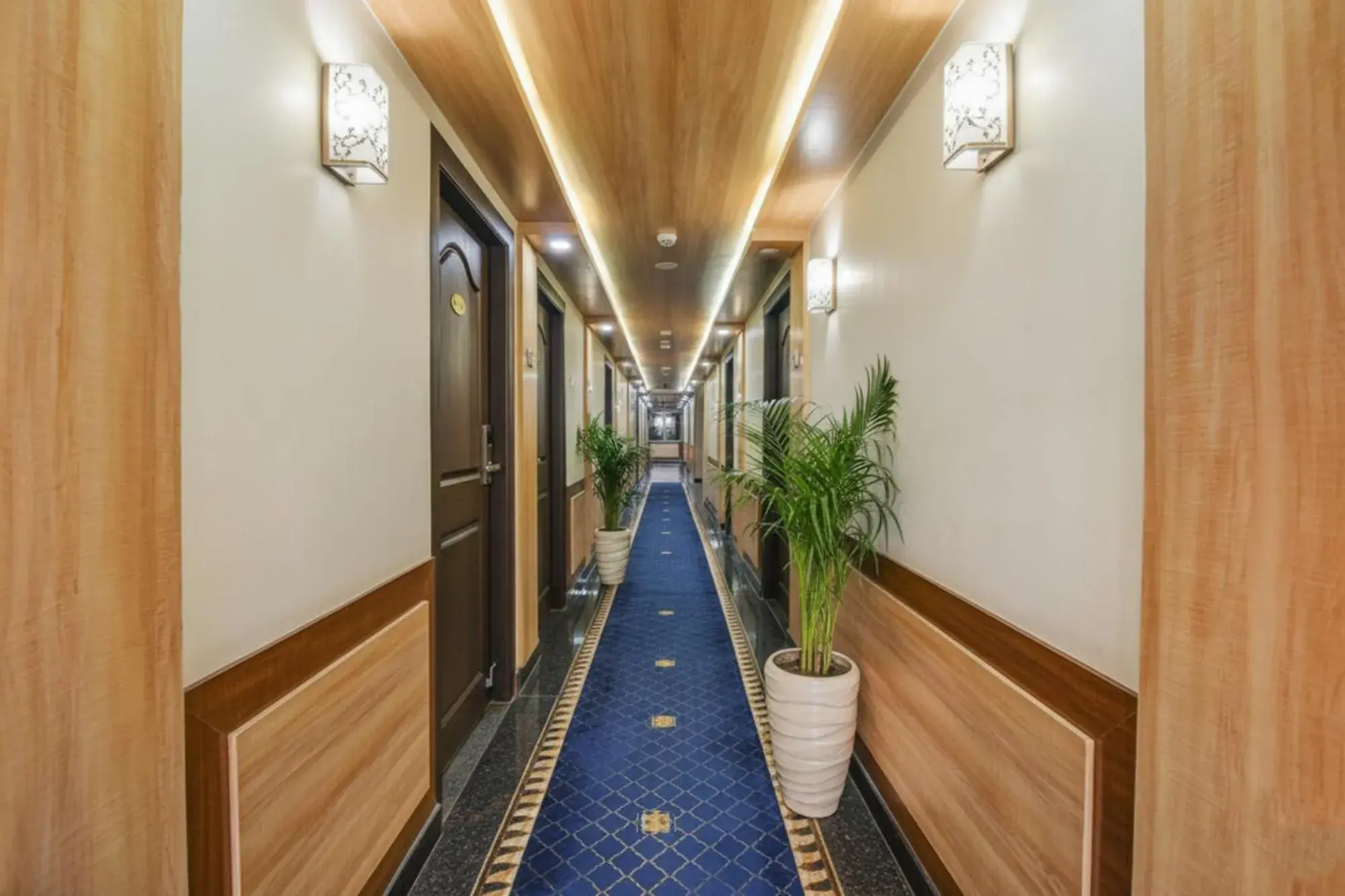 Lobby or reception in Fabhotel Chennai Palace - Nr Chennai Beach Railway Station Lobby or reception in Fabhotel Chennai Palace - Nr Chennai Beach Railway Station