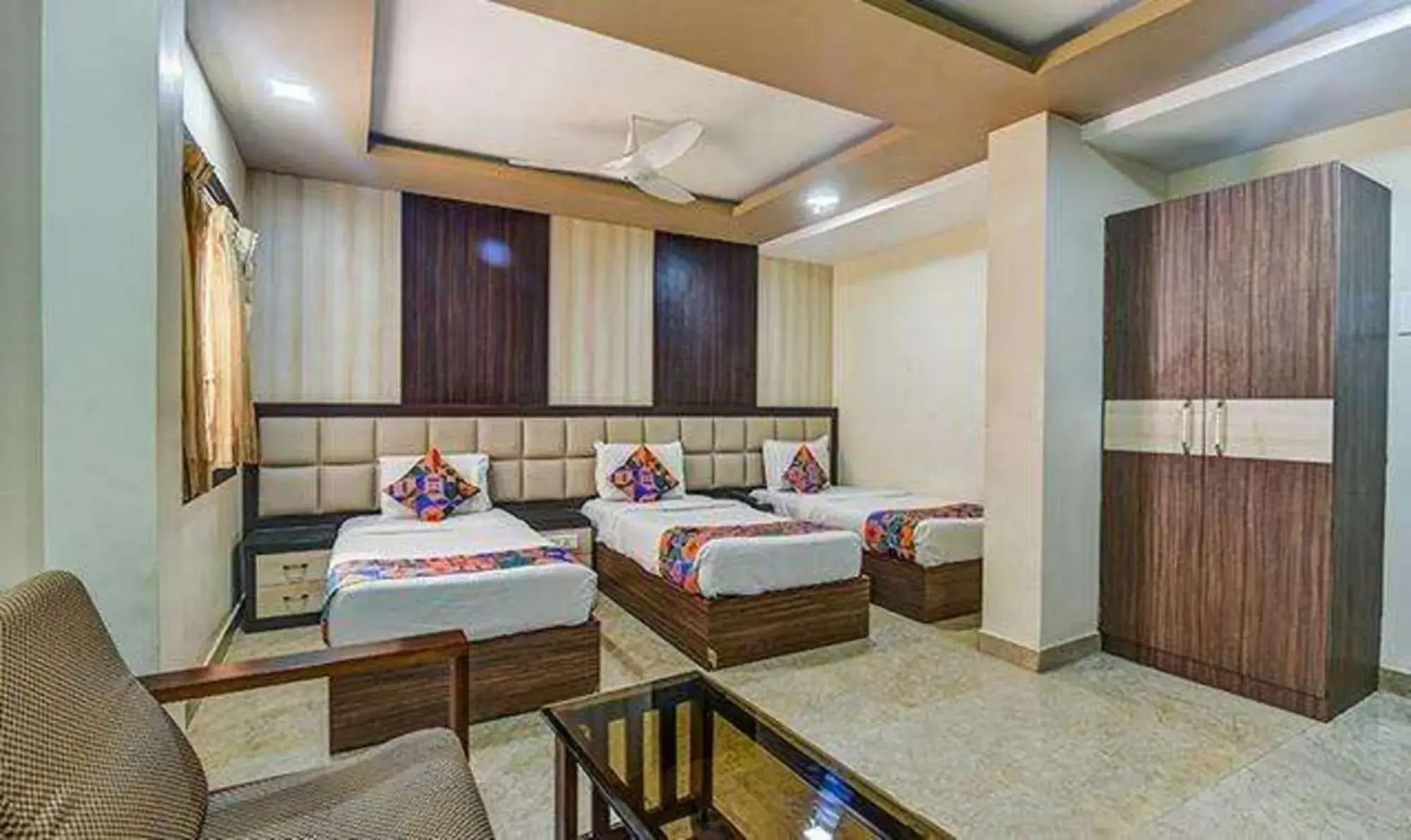 Bed in Fabhotel Chennai Palace - Nr Chennai Beach Railway Station Bed in Fabhotel Chennai Palace - Nr Chennai Beach Railway Station