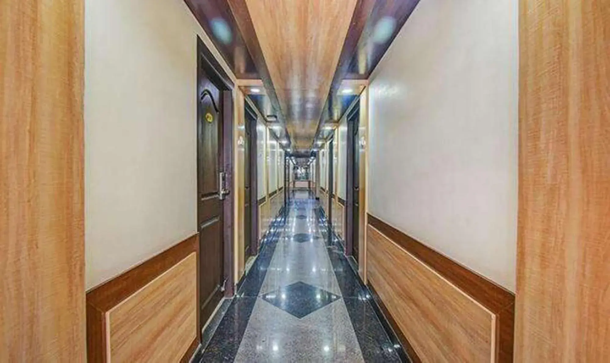 Lobby or reception in Fabhotel Chennai Palace - Nr Chennai Beach Railway Station Lobby or reception in Fabhotel Chennai Palace - Nr Chennai Beach Railway Station