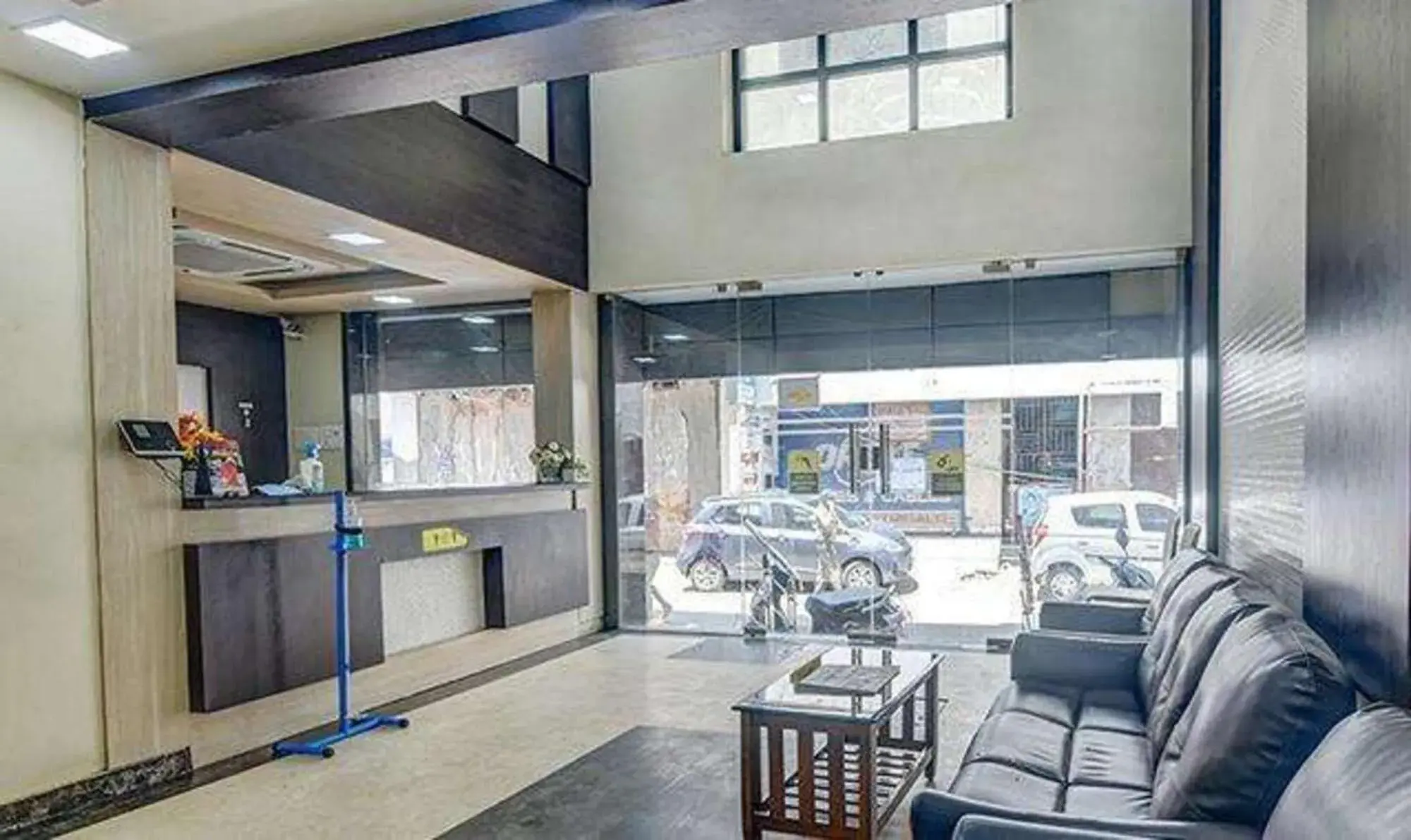 Lobby or reception in Fabhotel Chennai Palace - Nr Chennai Beach Railway Station Lobby or reception in Fabhotel Chennai Palace - Nr Chennai Beach Railway Station