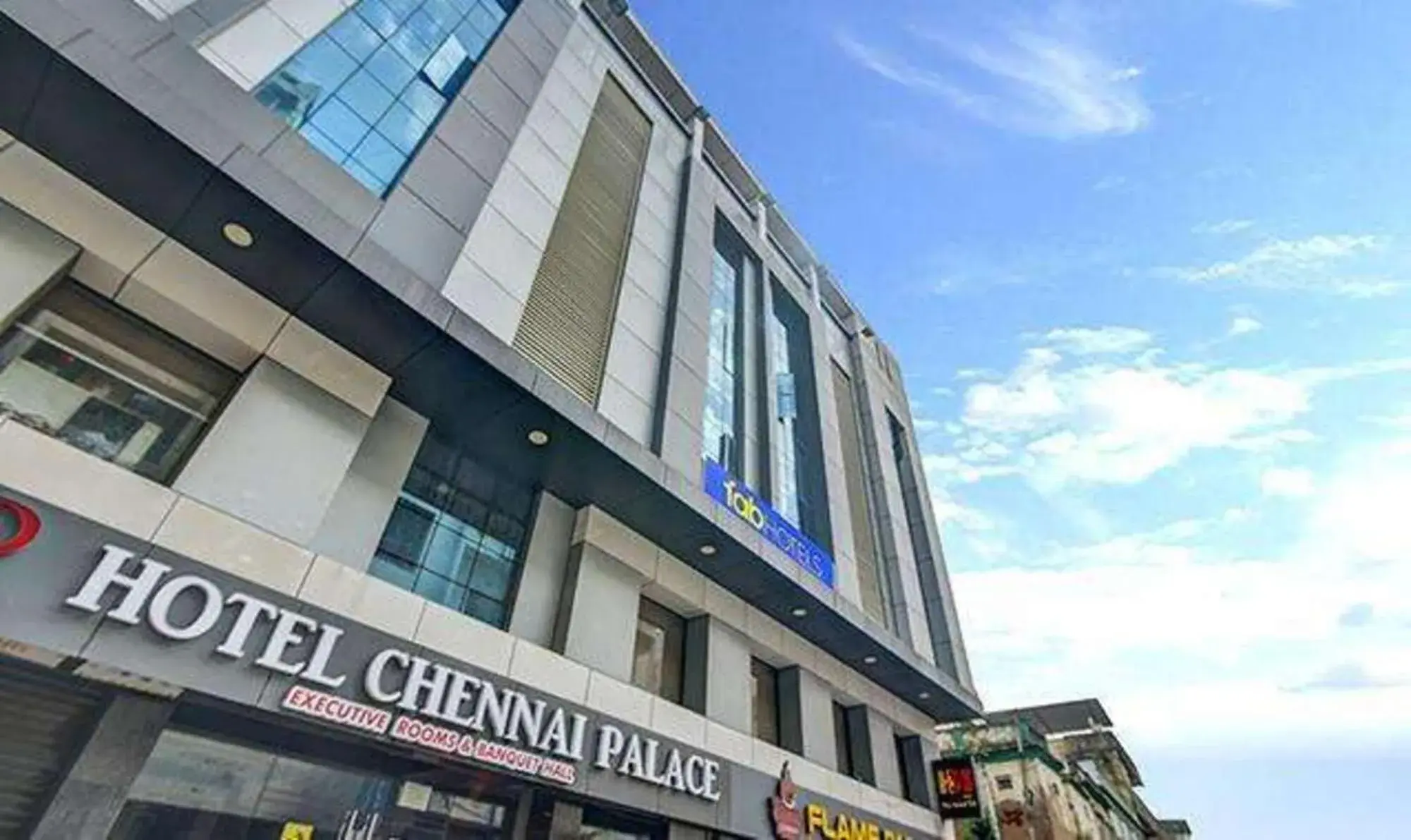 Property building in Fabhotel Chennai Palace - Nr Chennai Beach Railway Station Property building in Fabhotel Chennai Palace - Nr Chennai Beach Railway Station