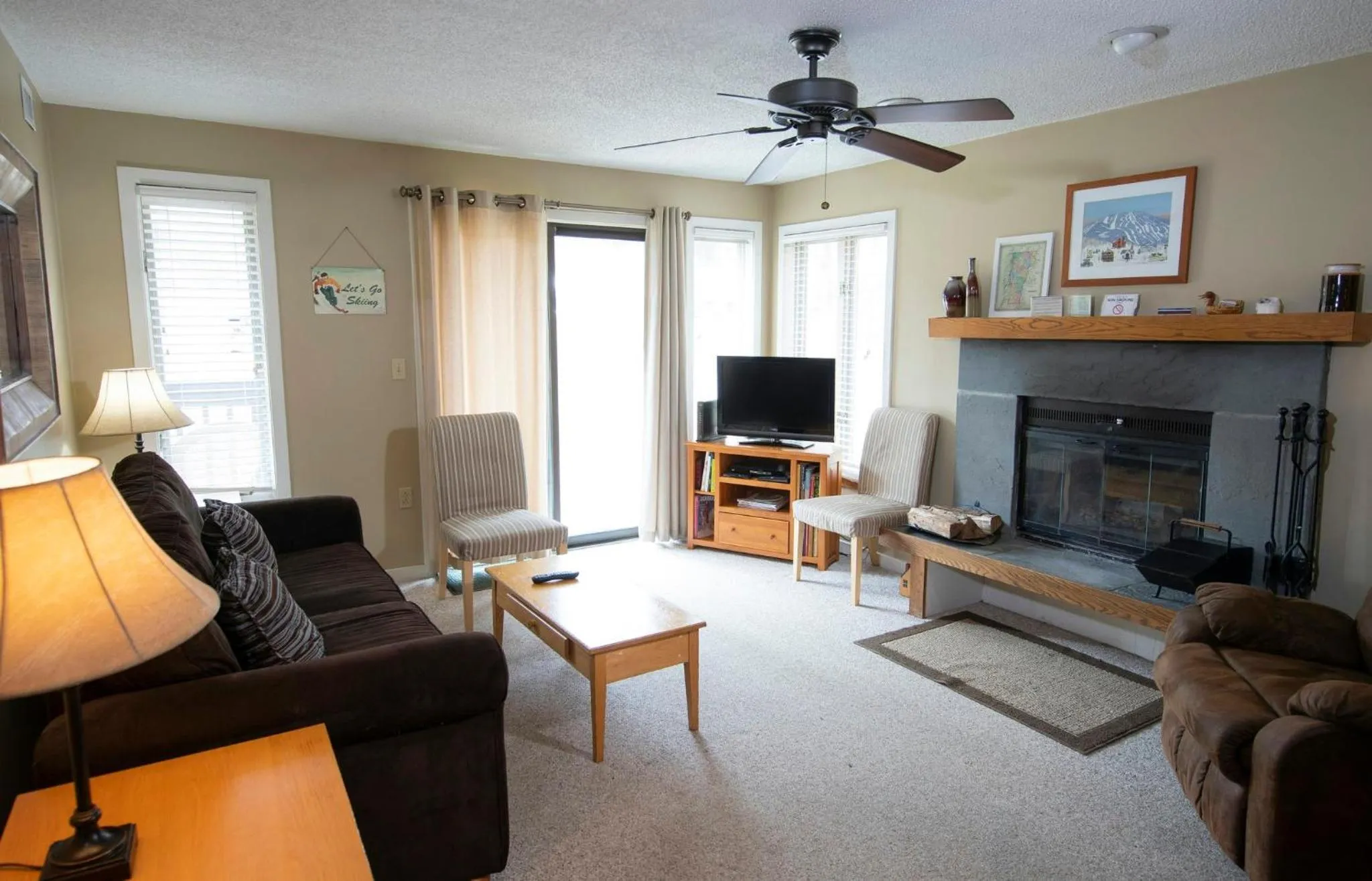 Living room in Mountain Lodge at Okemo, A Vail Resorts Property