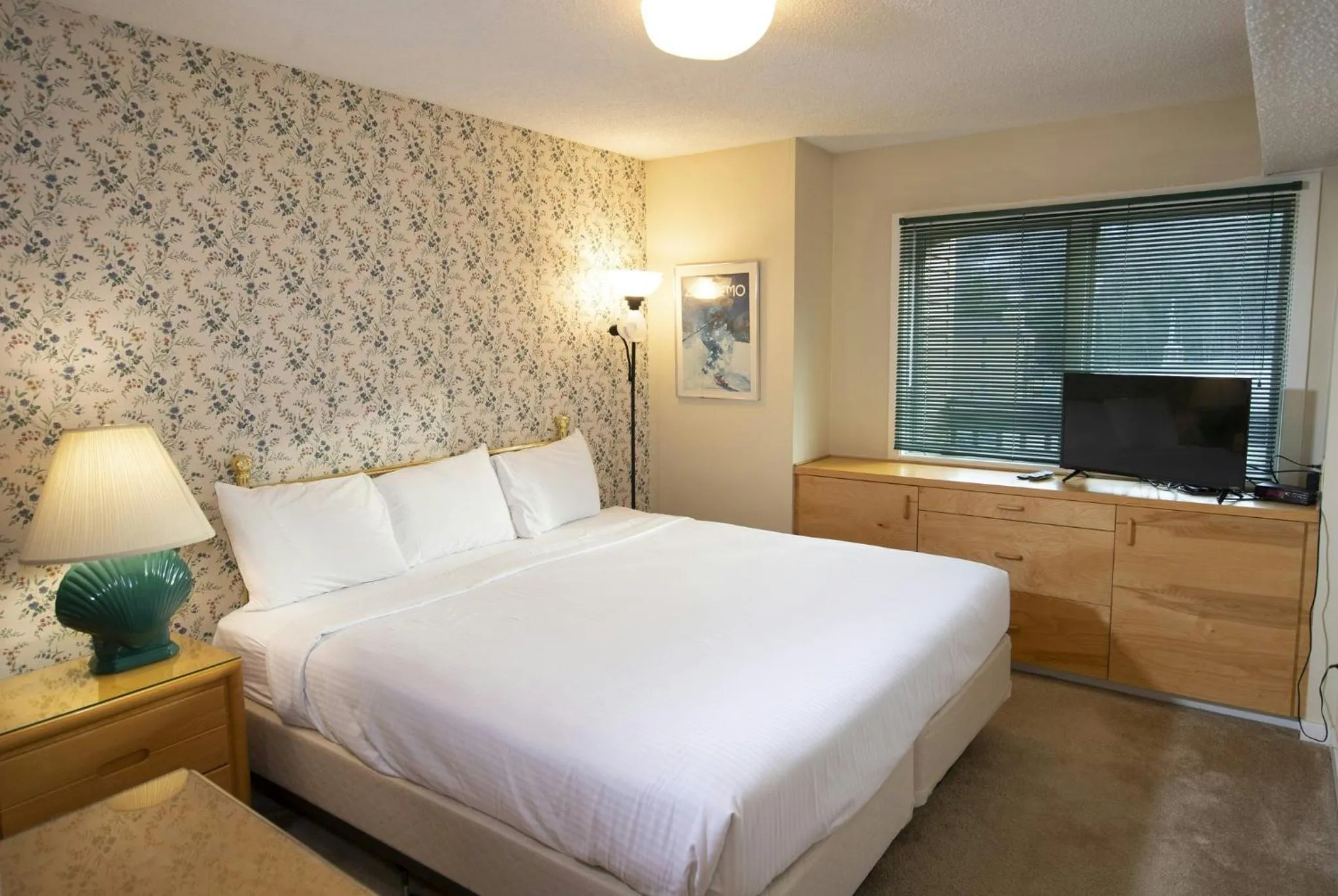 Photo of the whole room, Bed in Mountain Lodge at Okemo, A Vail Resorts Property