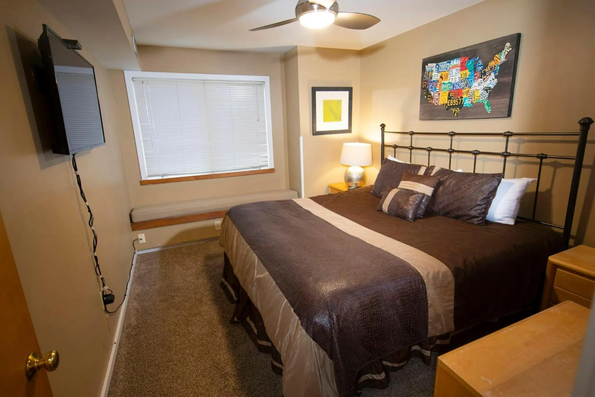 Photo of the whole room, Bed in Mountain Lodge at Okemo, A Vail Resorts Property