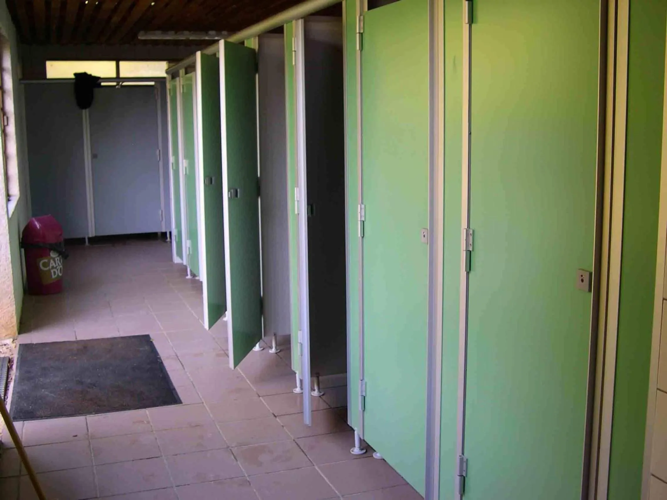 Bathroom in Camping de la Croix d'Arles