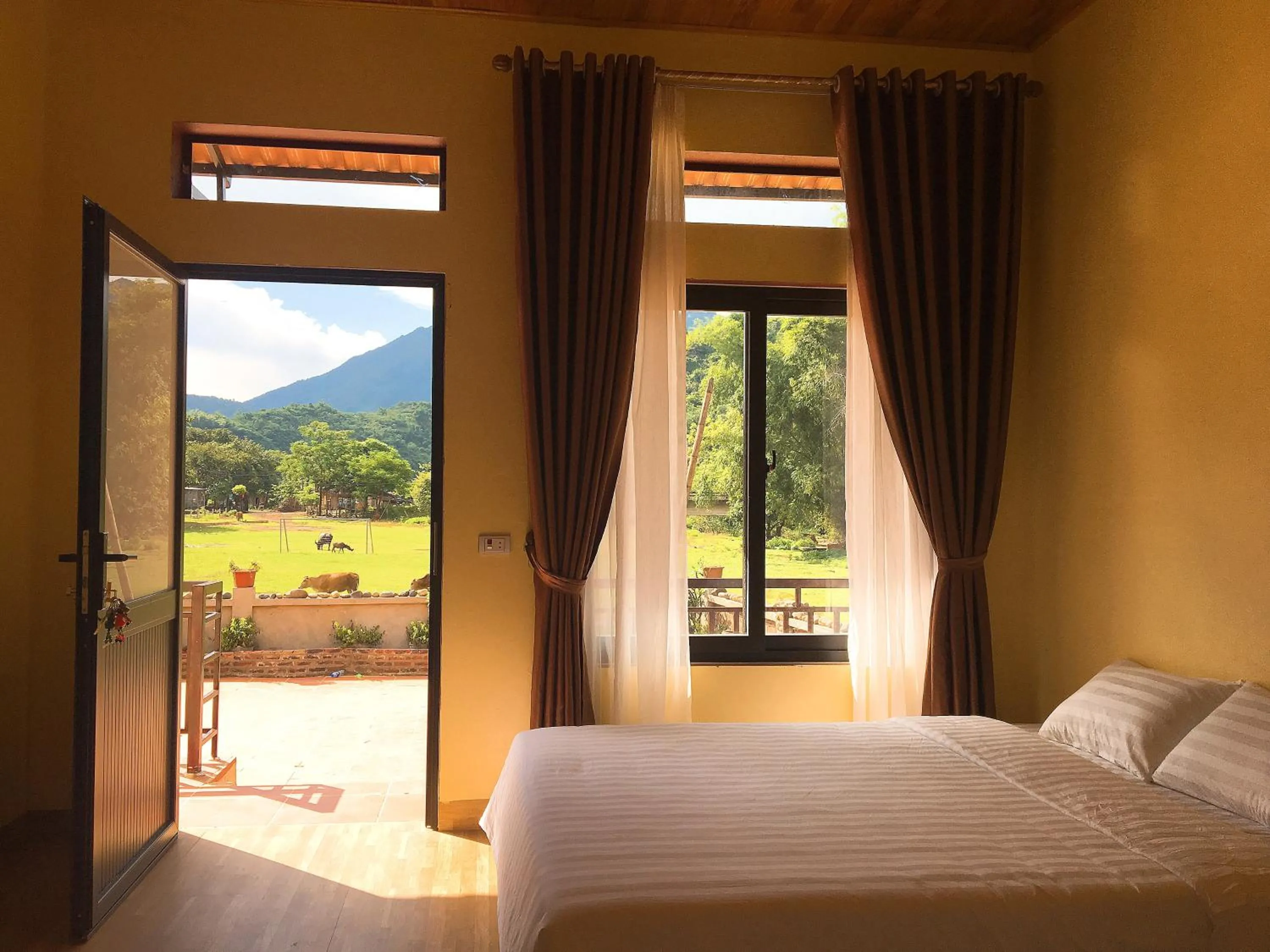 Bed in Mai Chau Xanh Bungalow