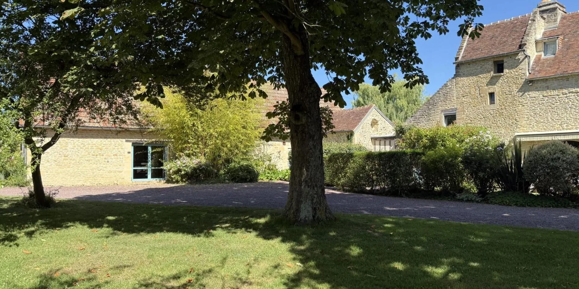 Property building in Chambres d'Hôtes et Suites à La Ferme de l'Oudon & SPA