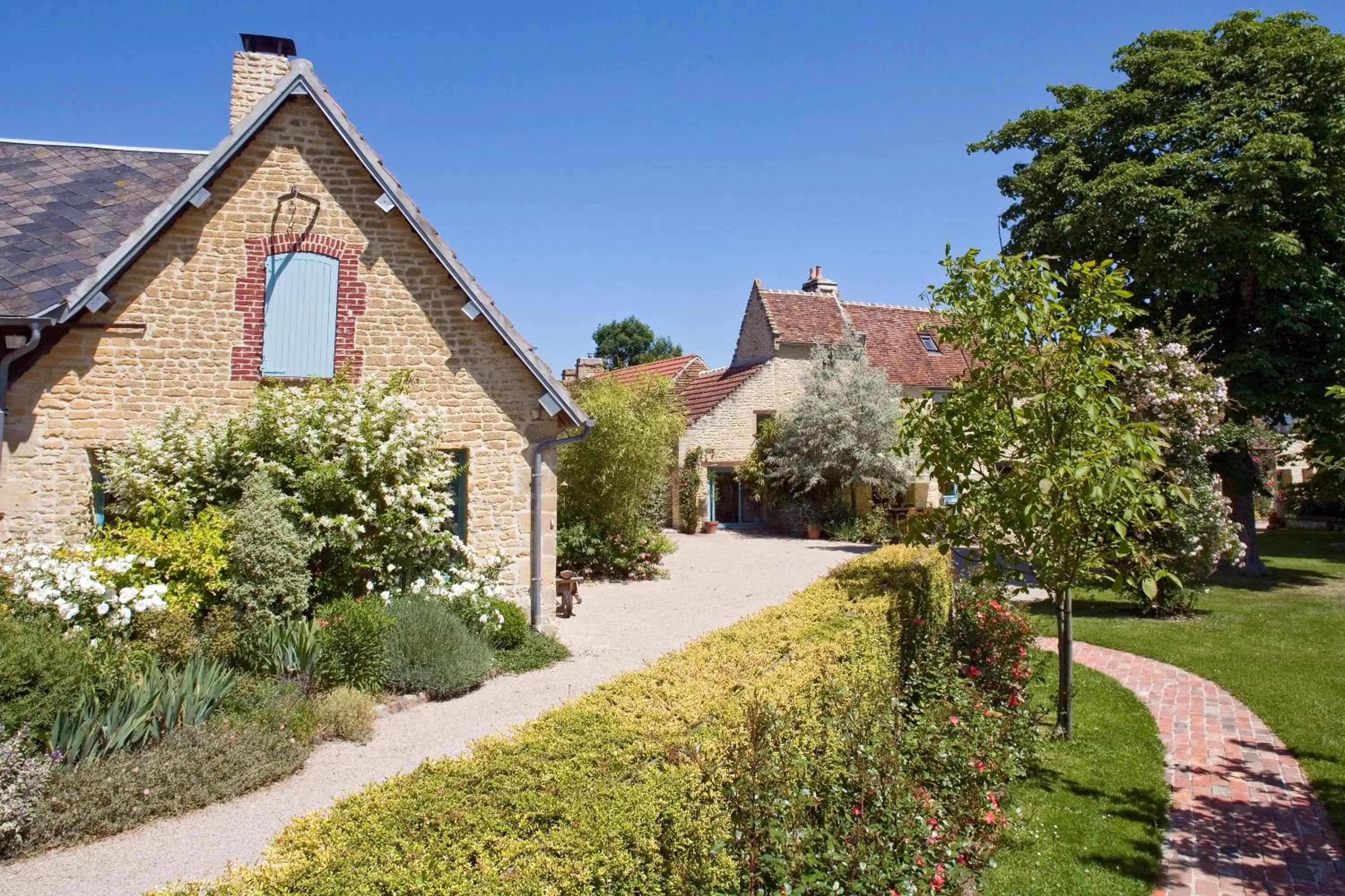 Property building in Chambres d'Hôtes et Suites à La Ferme de l'Oudon & SPA