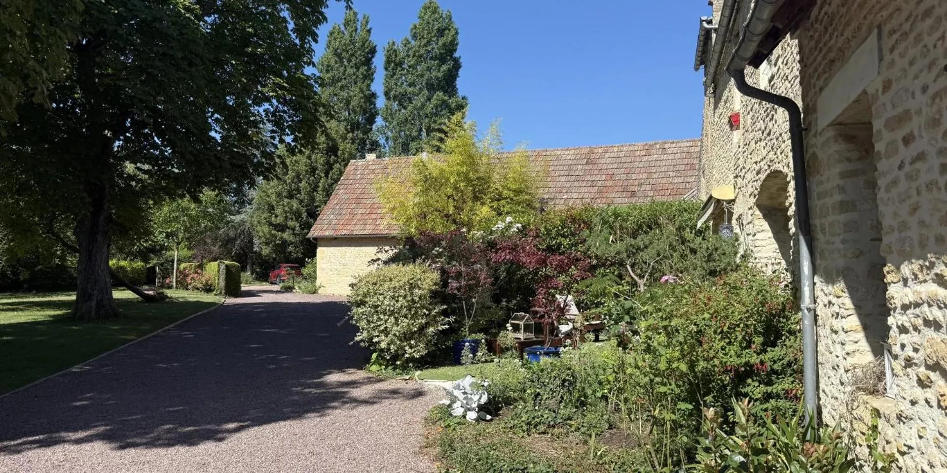 Property building in Chambres d'Hôtes et Suites à La Ferme de l'Oudon & SPA