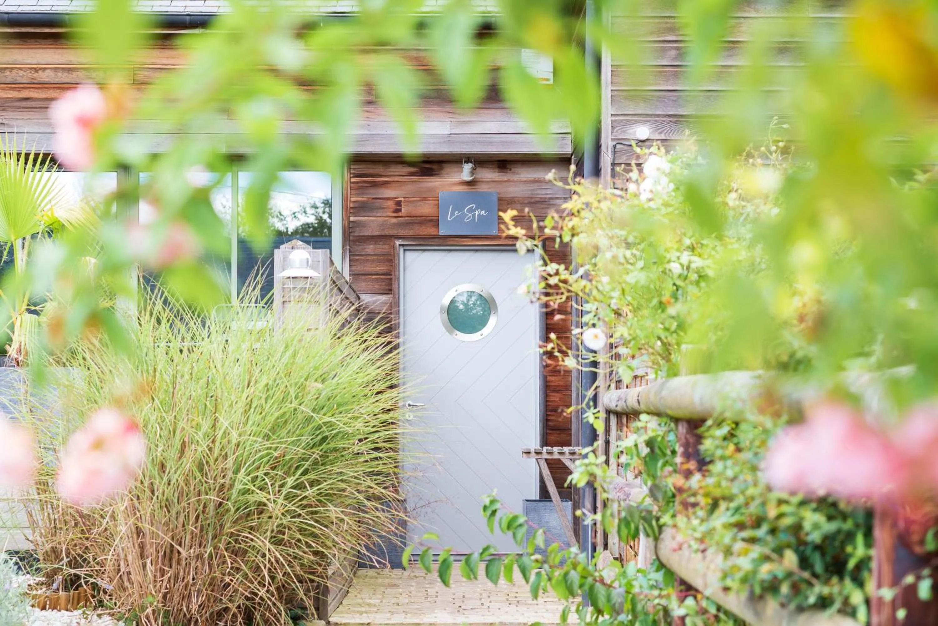 Spa and wellness centre/facilities in Chambres d'Hôtes et Suites à La Ferme de l'Oudon & SPA