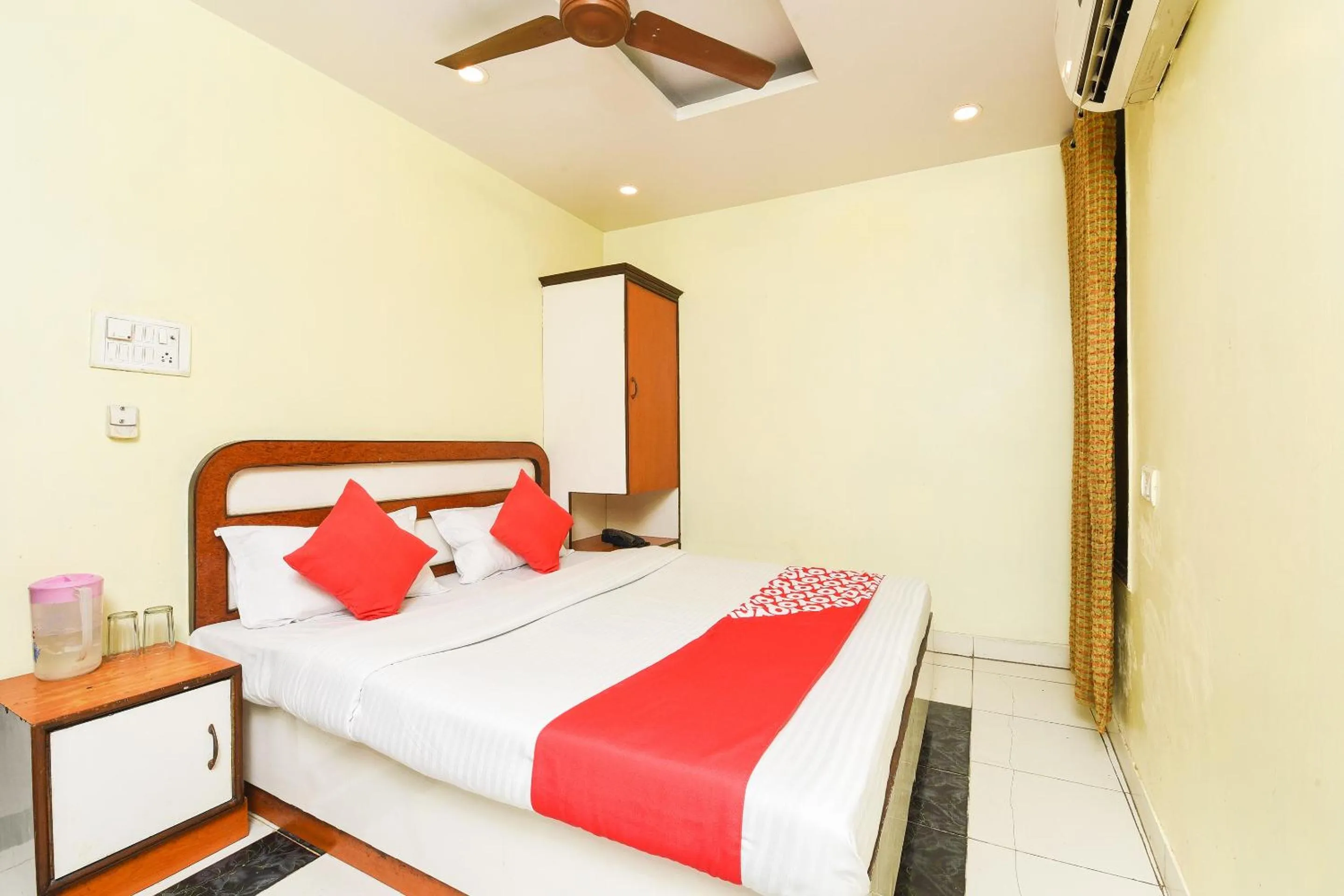 Bedroom in Hotel O City Palace