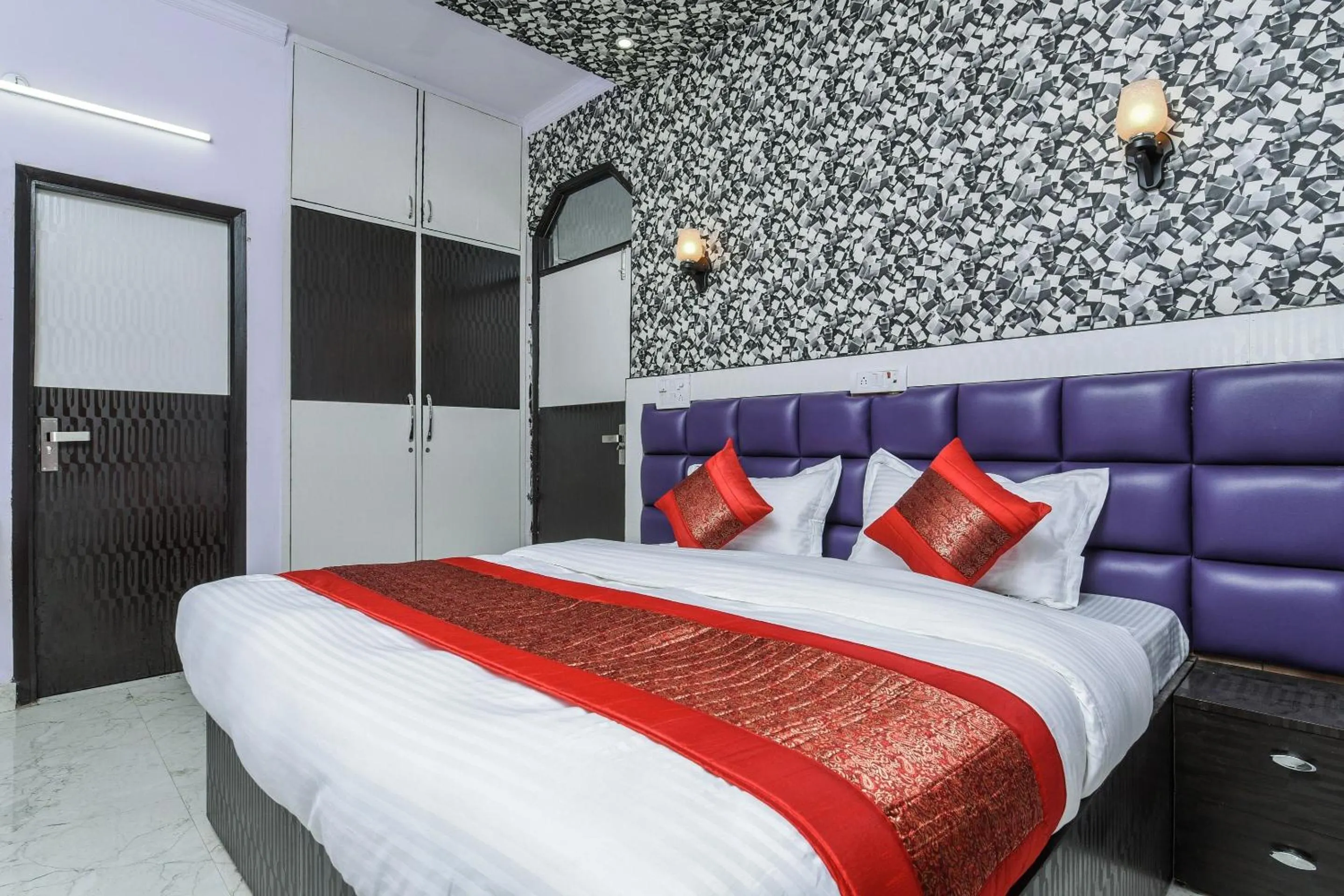 Bedroom, Bed in Hotel O Akash Continental