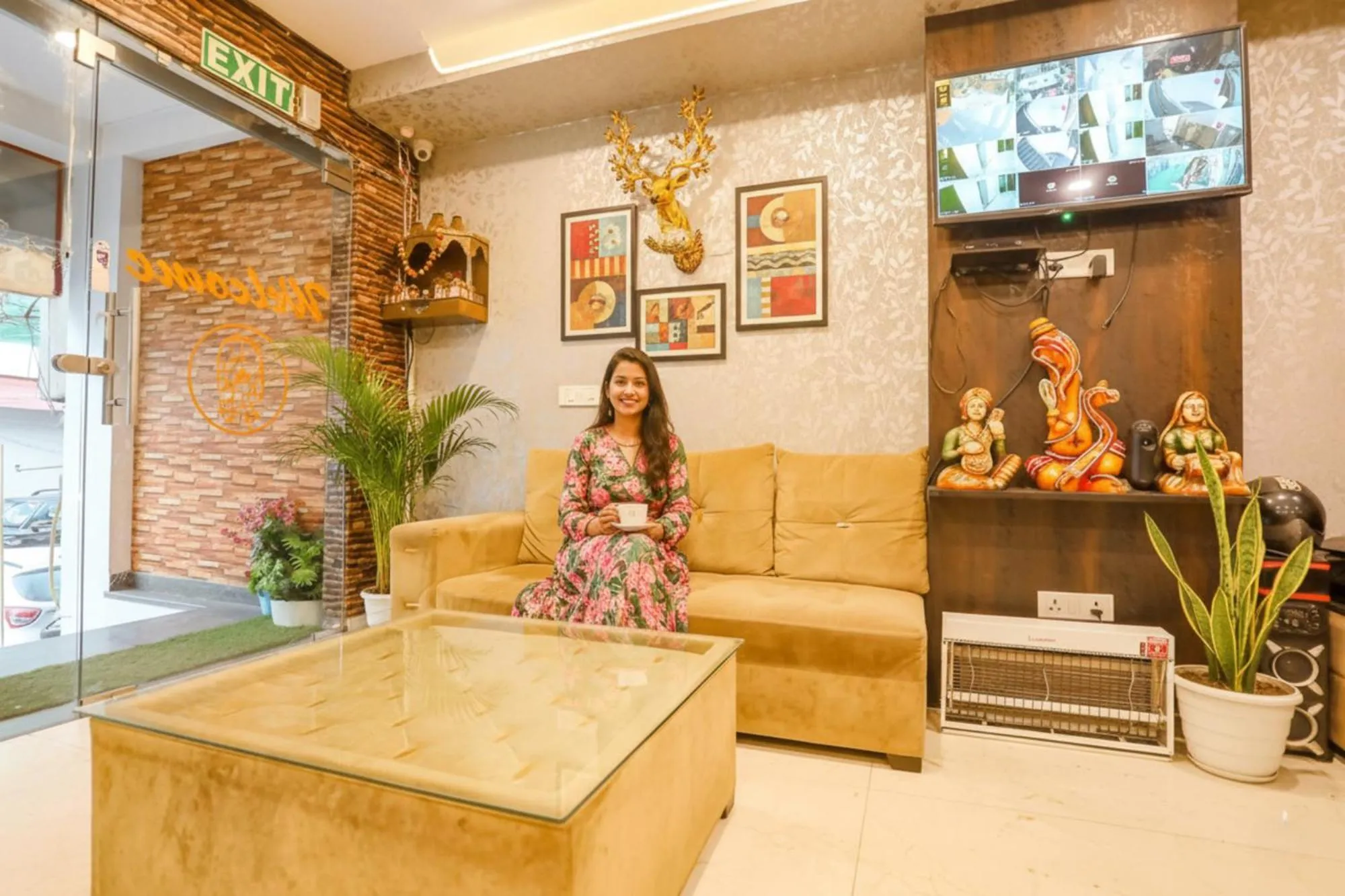 Living room in Via Royal Galaxy I