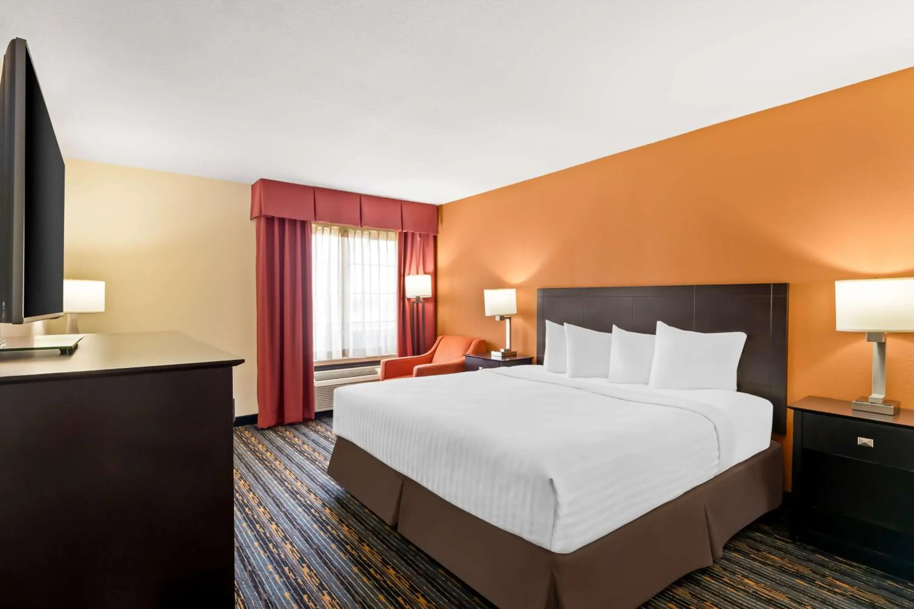 Bedroom, Bed in Best Western Kenosha Inn Bedroom, Bed in Best Western Kenosha Inn