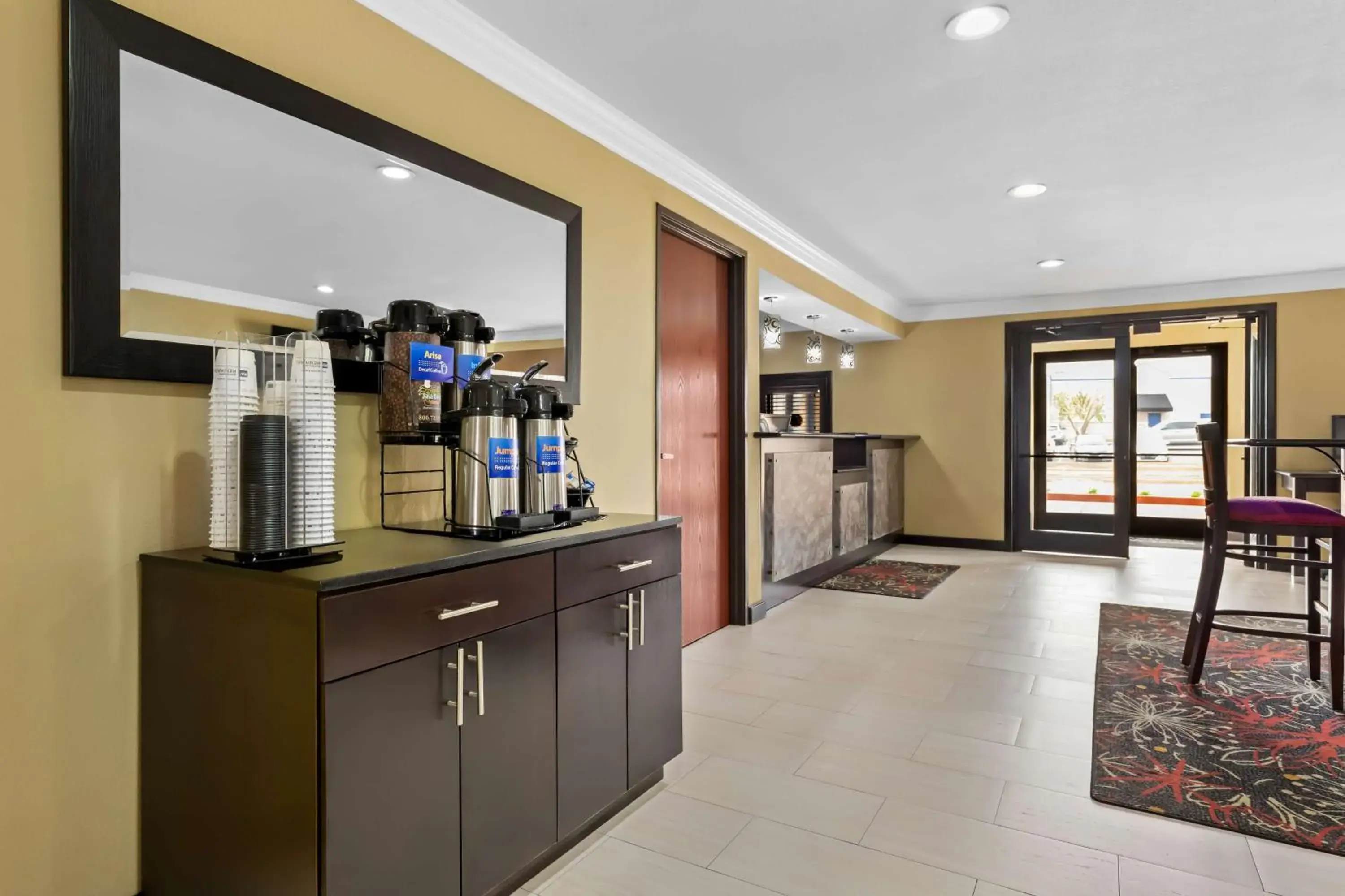 Property building in Best Western Kenosha Inn Property building in Best Western Kenosha Inn