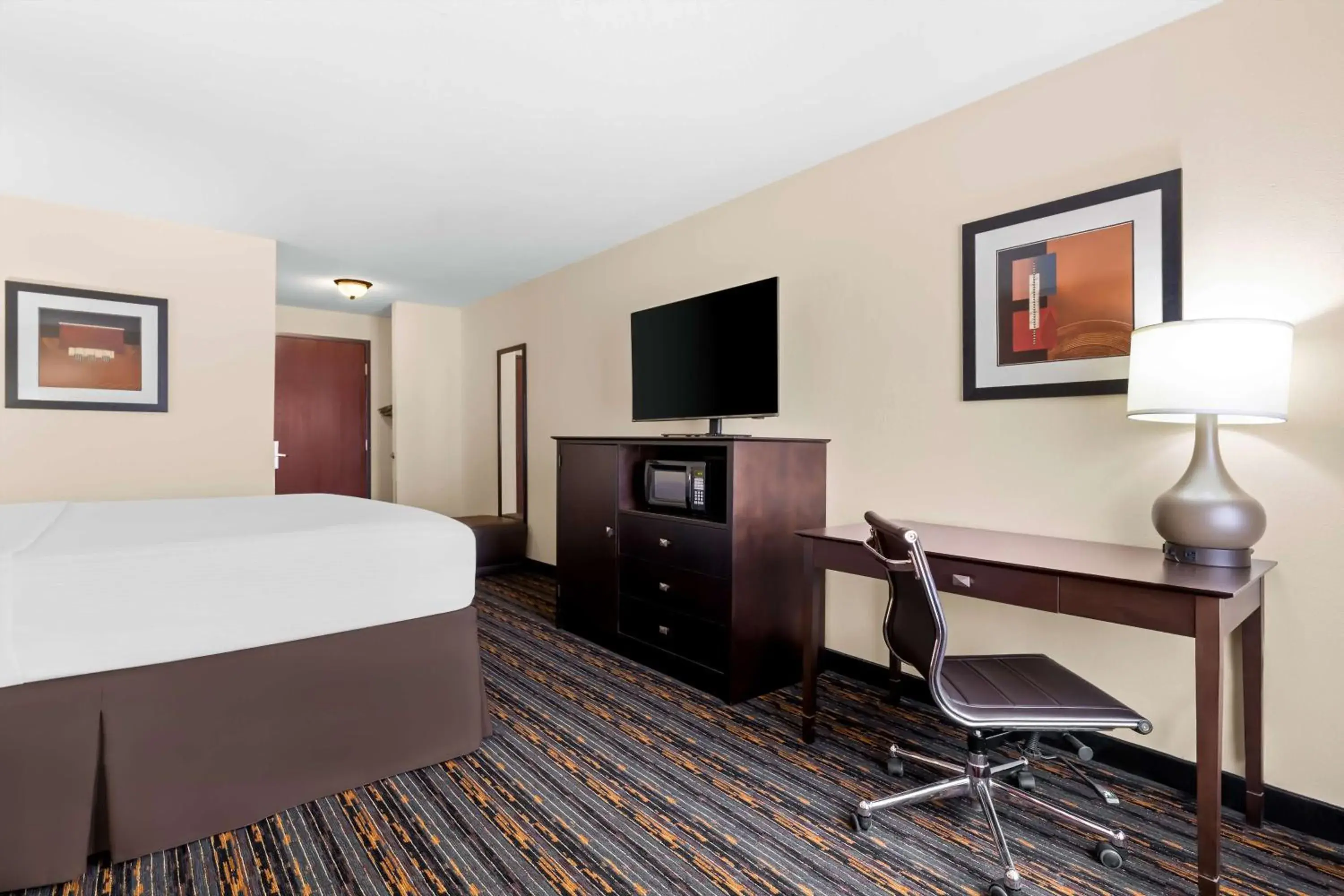 Bedroom, Bed in Best Western Kenosha Inn Bedroom, Bed in Best Western Kenosha Inn