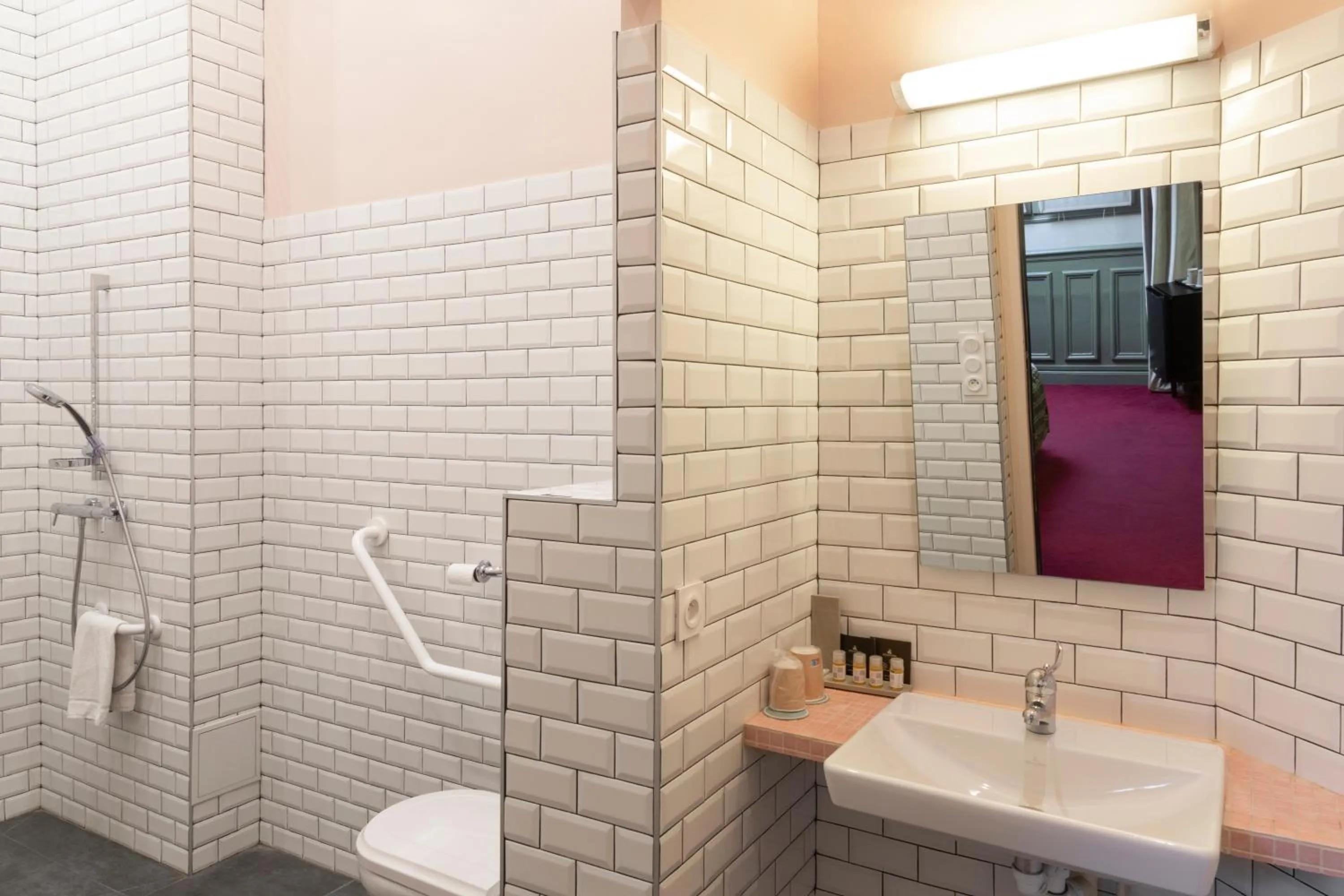 Bathroom in Hôtel Langlois
