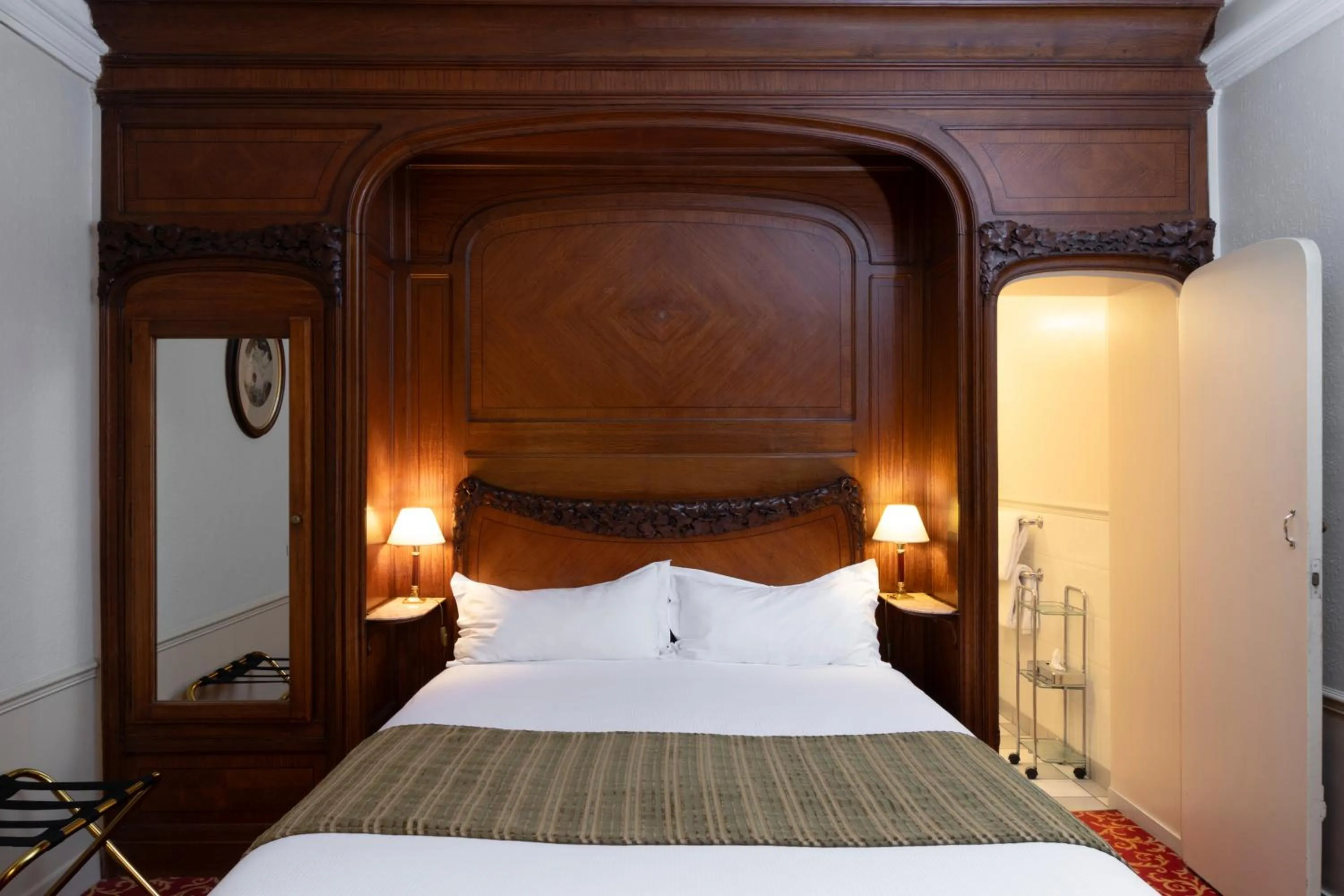 Bed in Hôtel Langlois